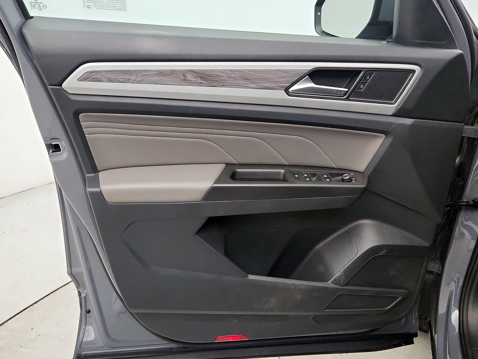 Thumbnail: 2022 Volkswagen Atlas - 12