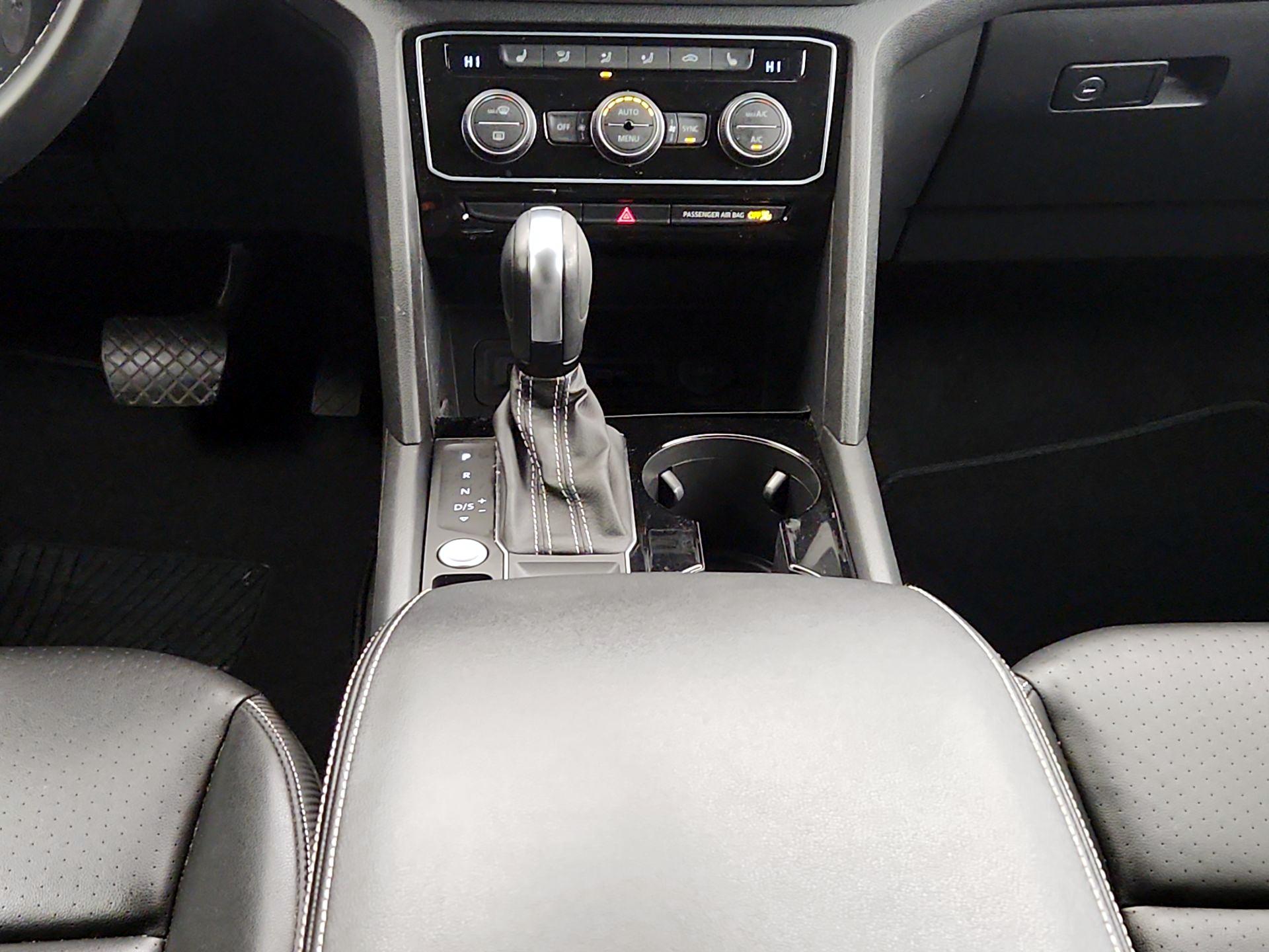 Thumbnail: 2022 Volkswagen Atlas - 17