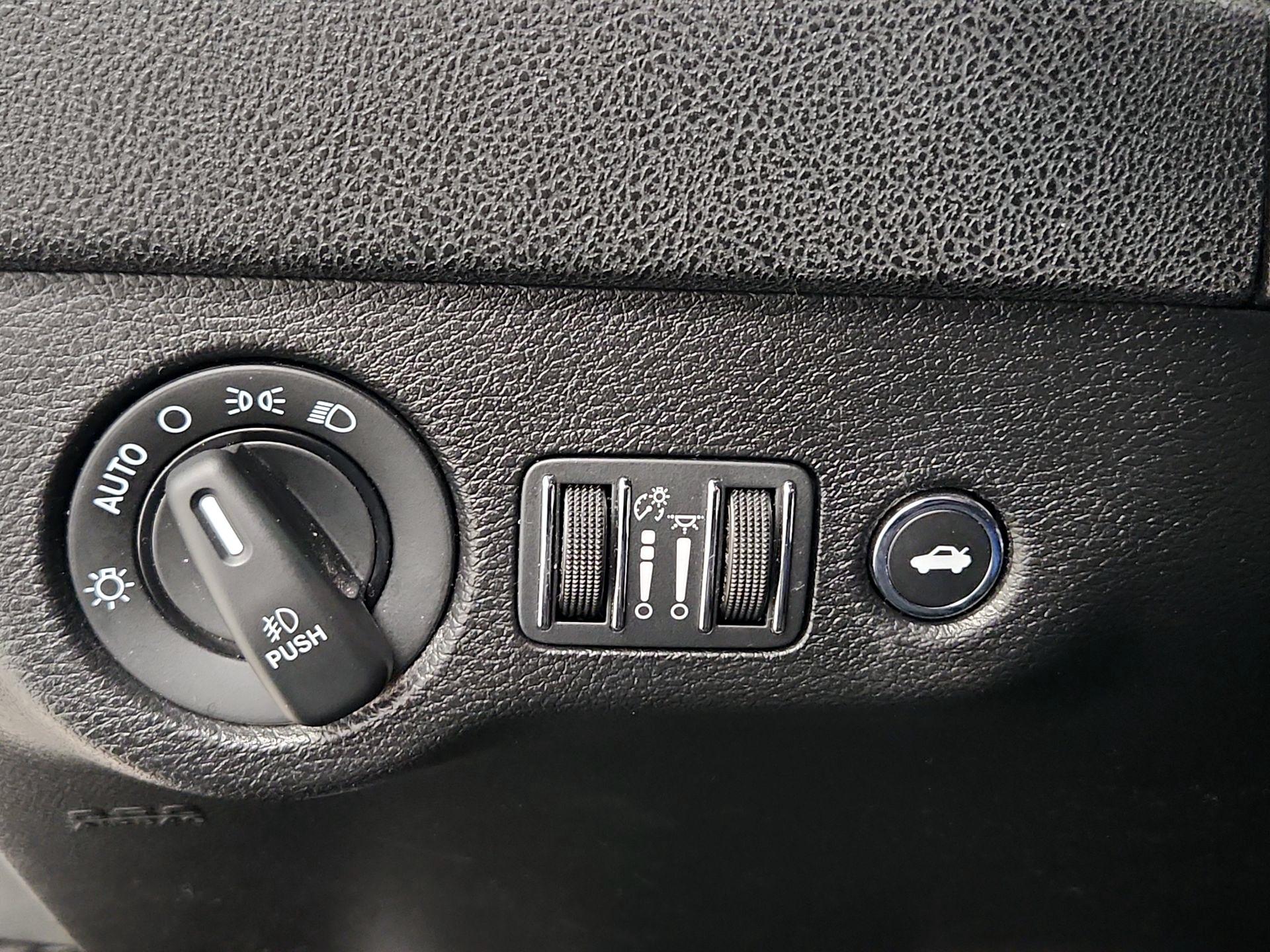 Thumbnail: 2019 Dodge Charger - 13