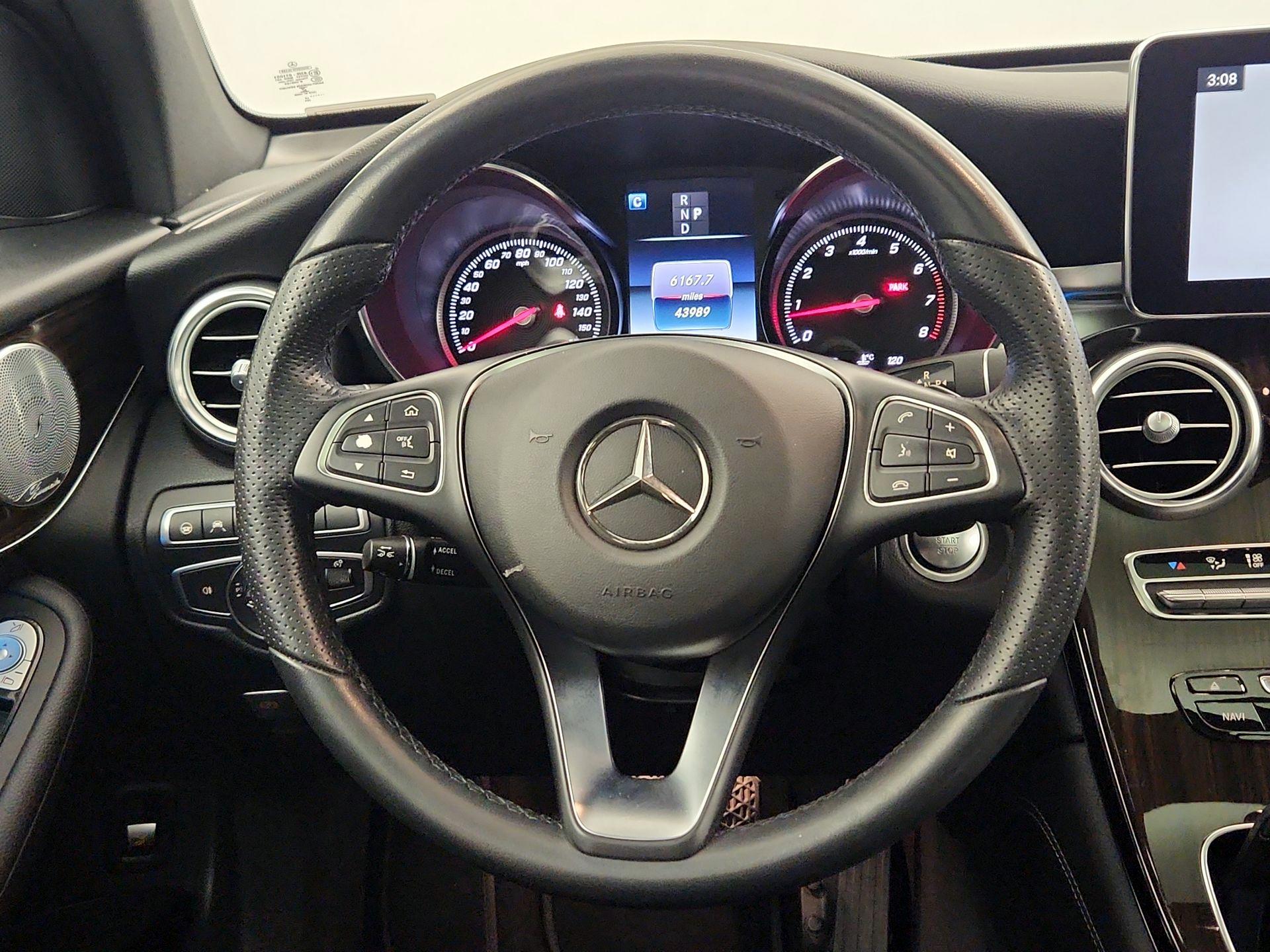 Thumbnail: 2017 Mercedes-Benz GLC - 10