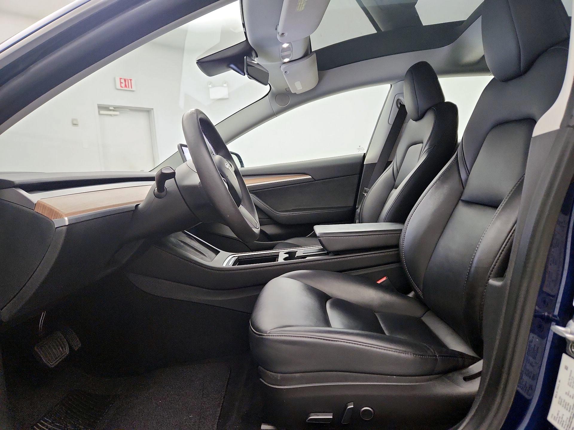 Thumbnail: 2023 Tesla Model 3 - 11