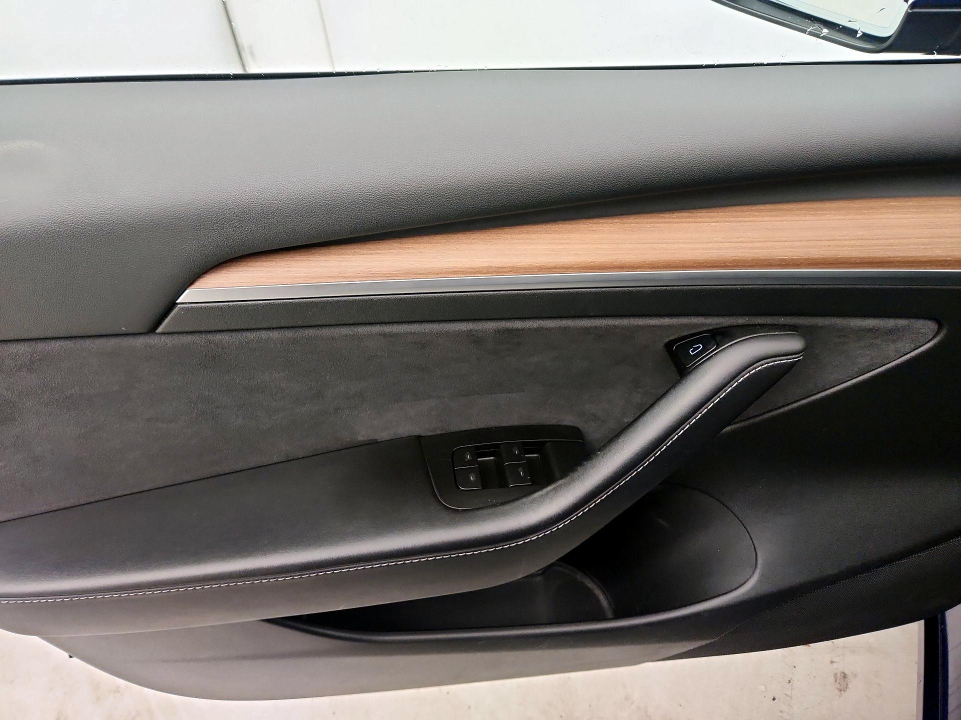 Thumbnail: 2023 Tesla Model 3 - 12