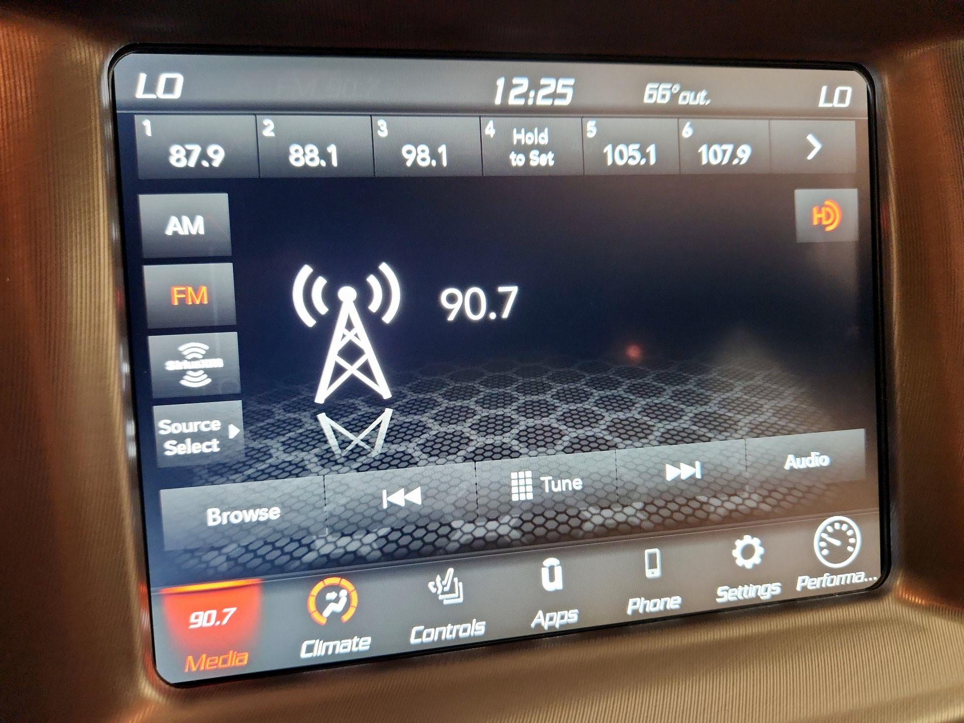 Thumbnail: 2022 Dodge Charger - 15