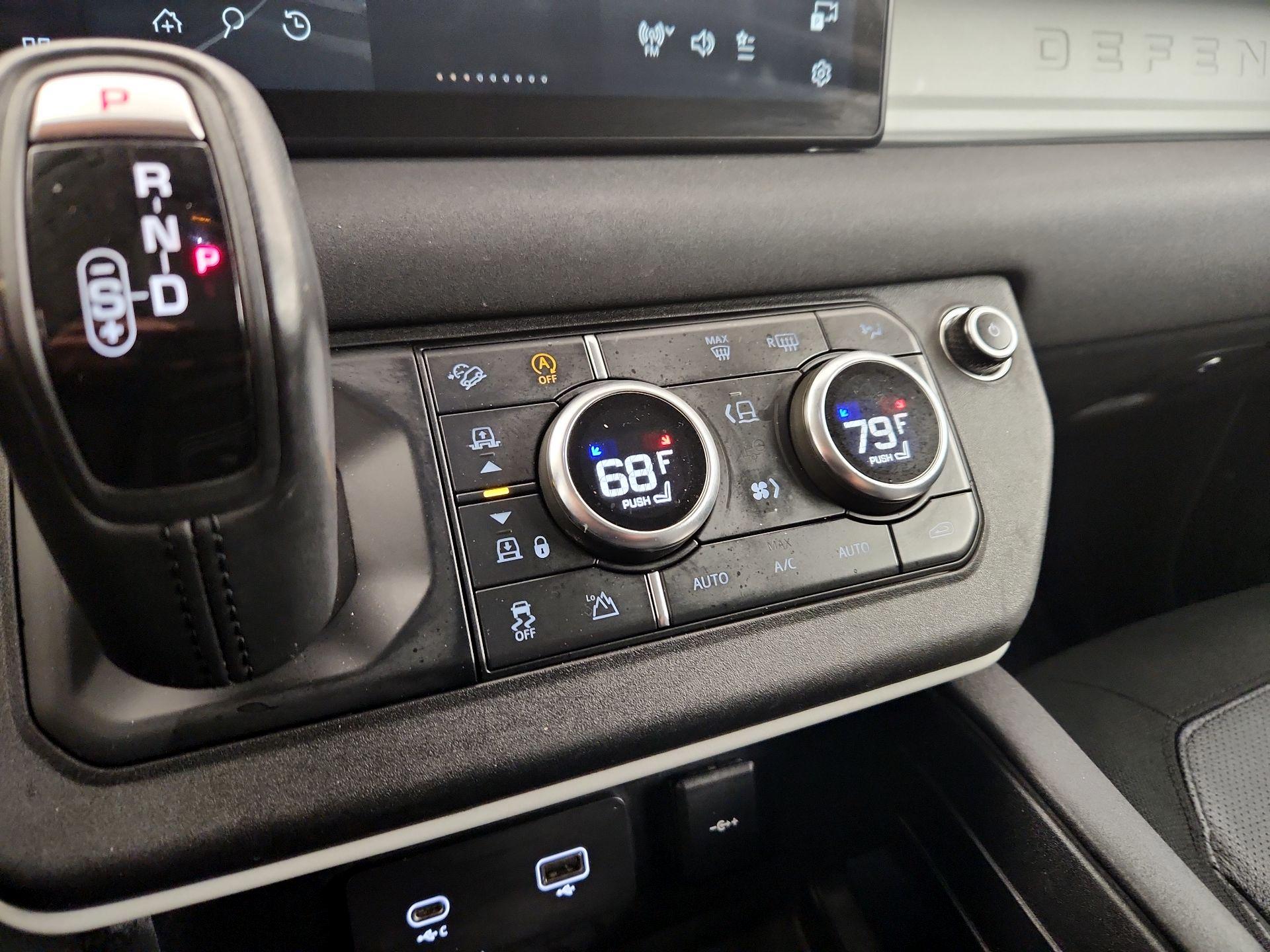 Thumbnail: 2020 Land Rover Defender - 17