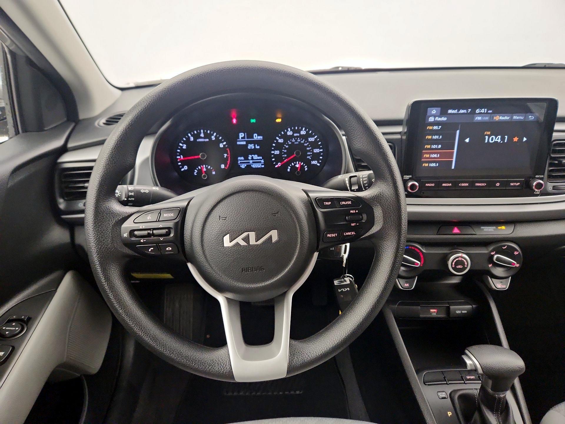 Thumbnail: 2022 Kia Rio - 10