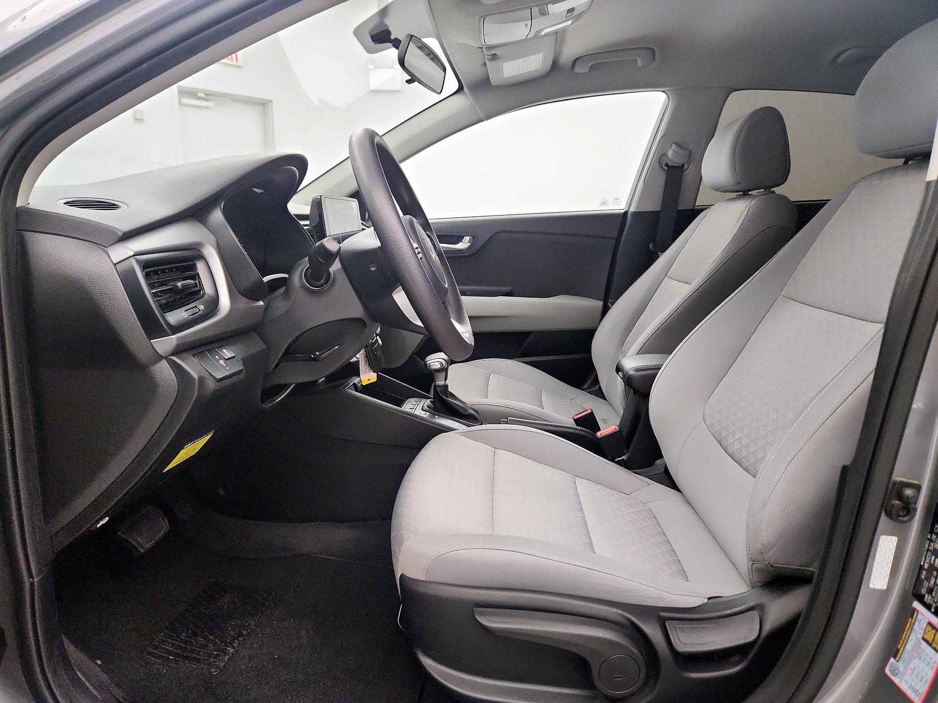 Thumbnail: 2022 Kia Rio - 11