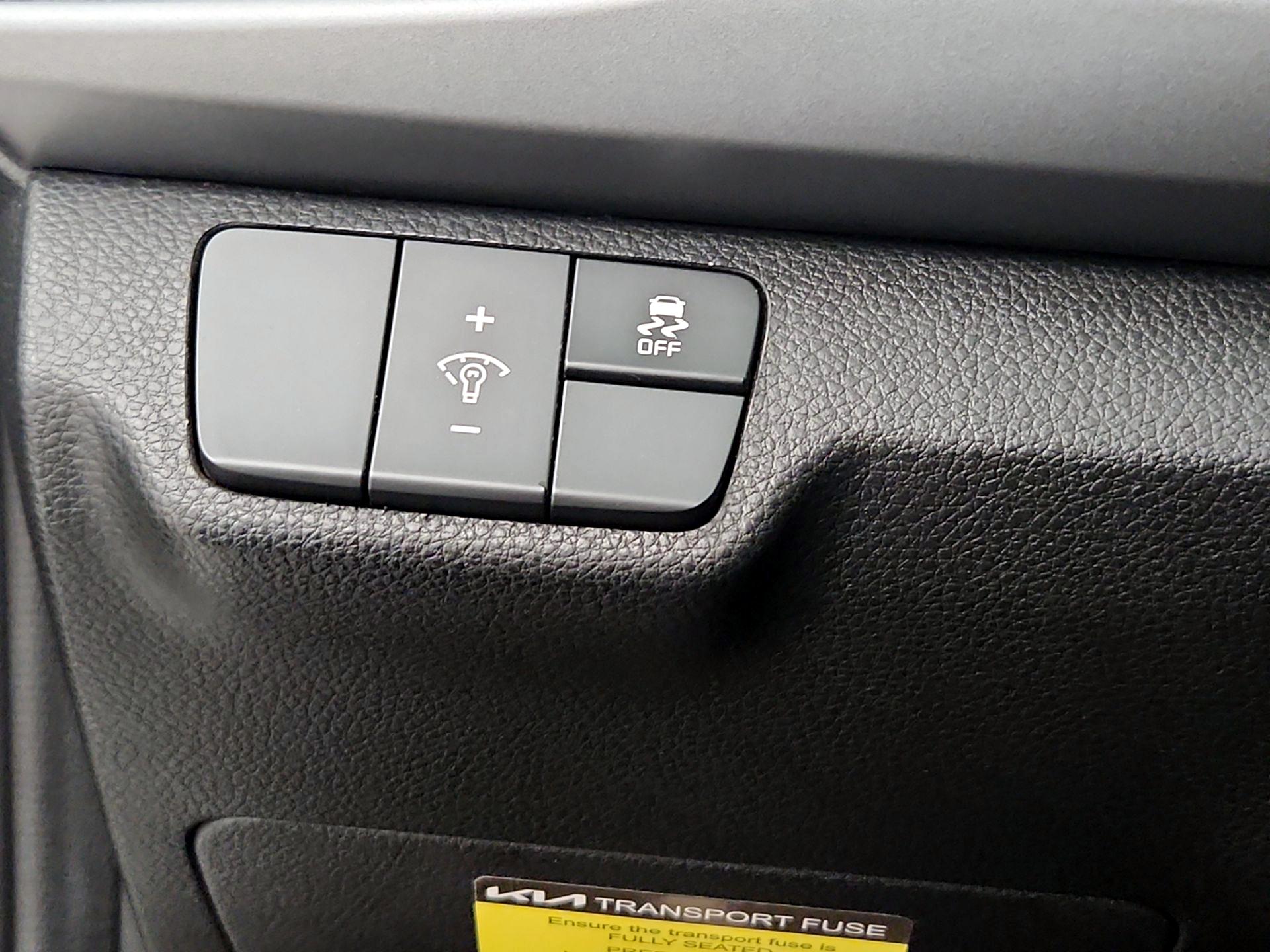 Thumbnail: 2022 Kia Rio - 13