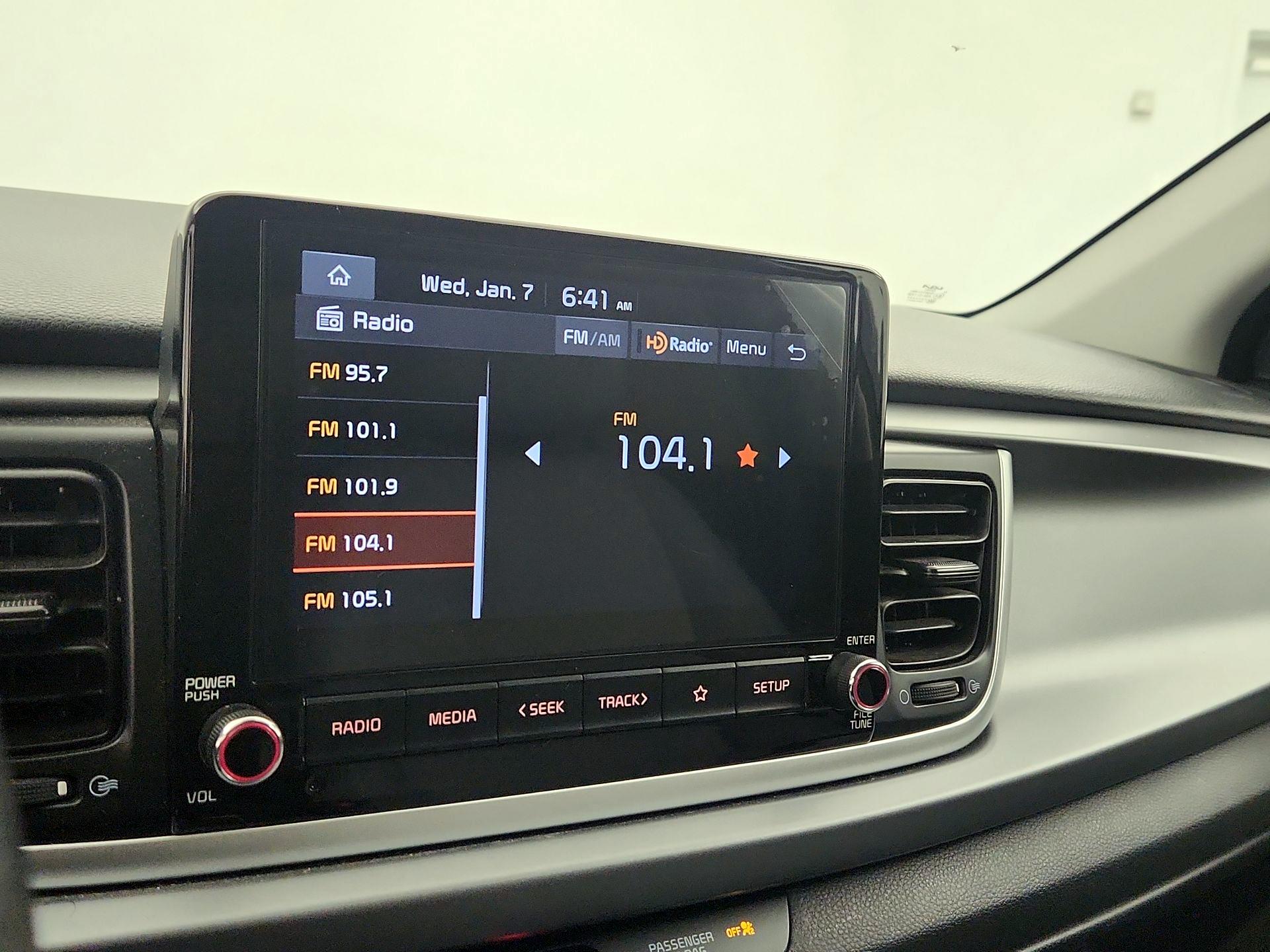 Thumbnail: 2022 Kia Rio - 15