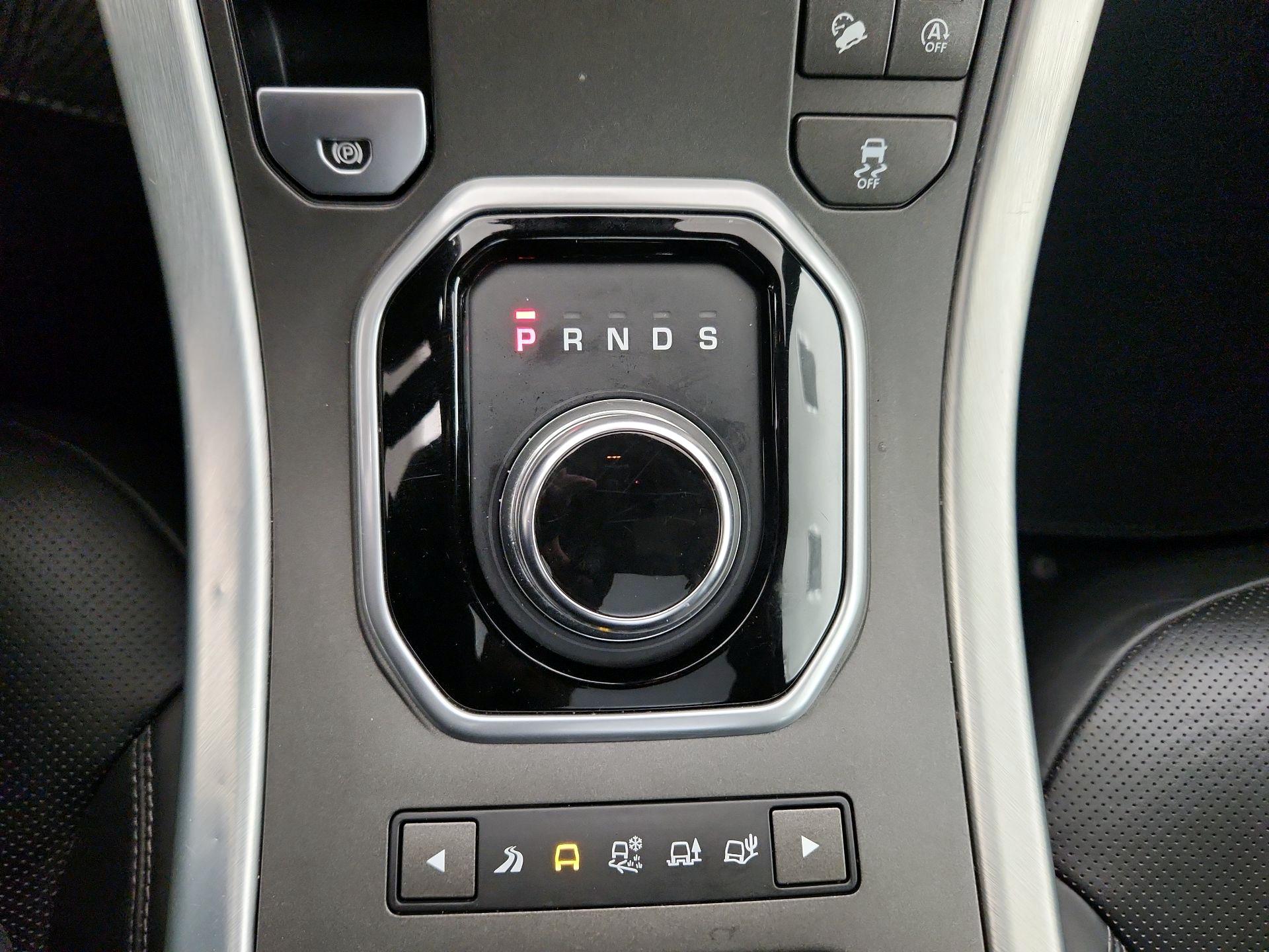 Thumbnail: 2019 Land Rover Range Rover Evoque - 17