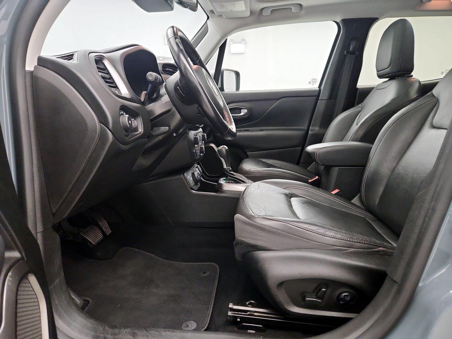 Thumbnail: 2018 Jeep Renegade - 11