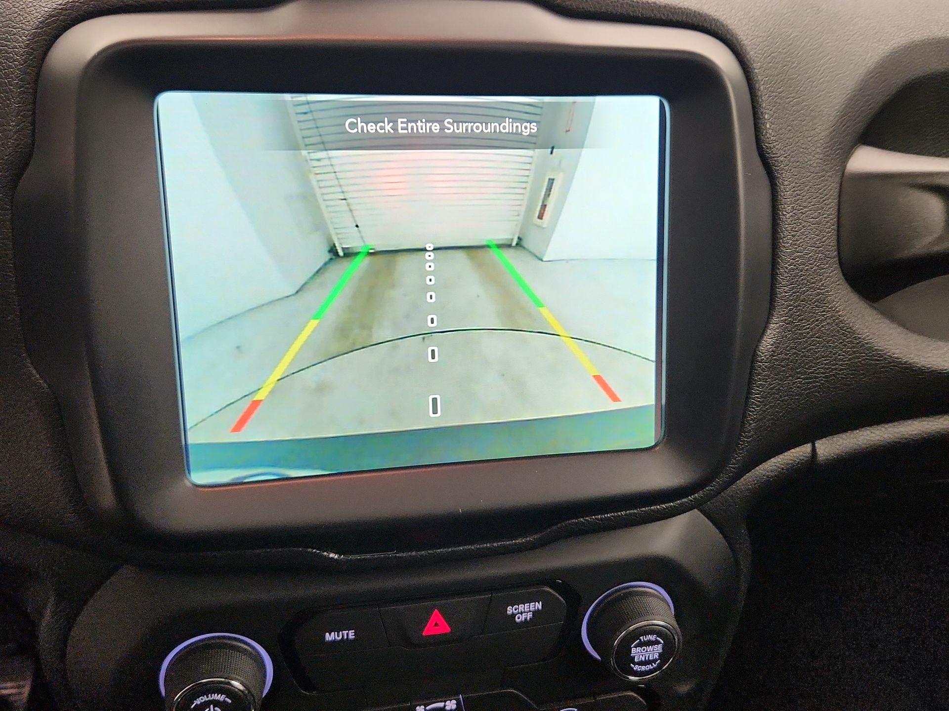 Thumbnail: 2018 Jeep Renegade - 15