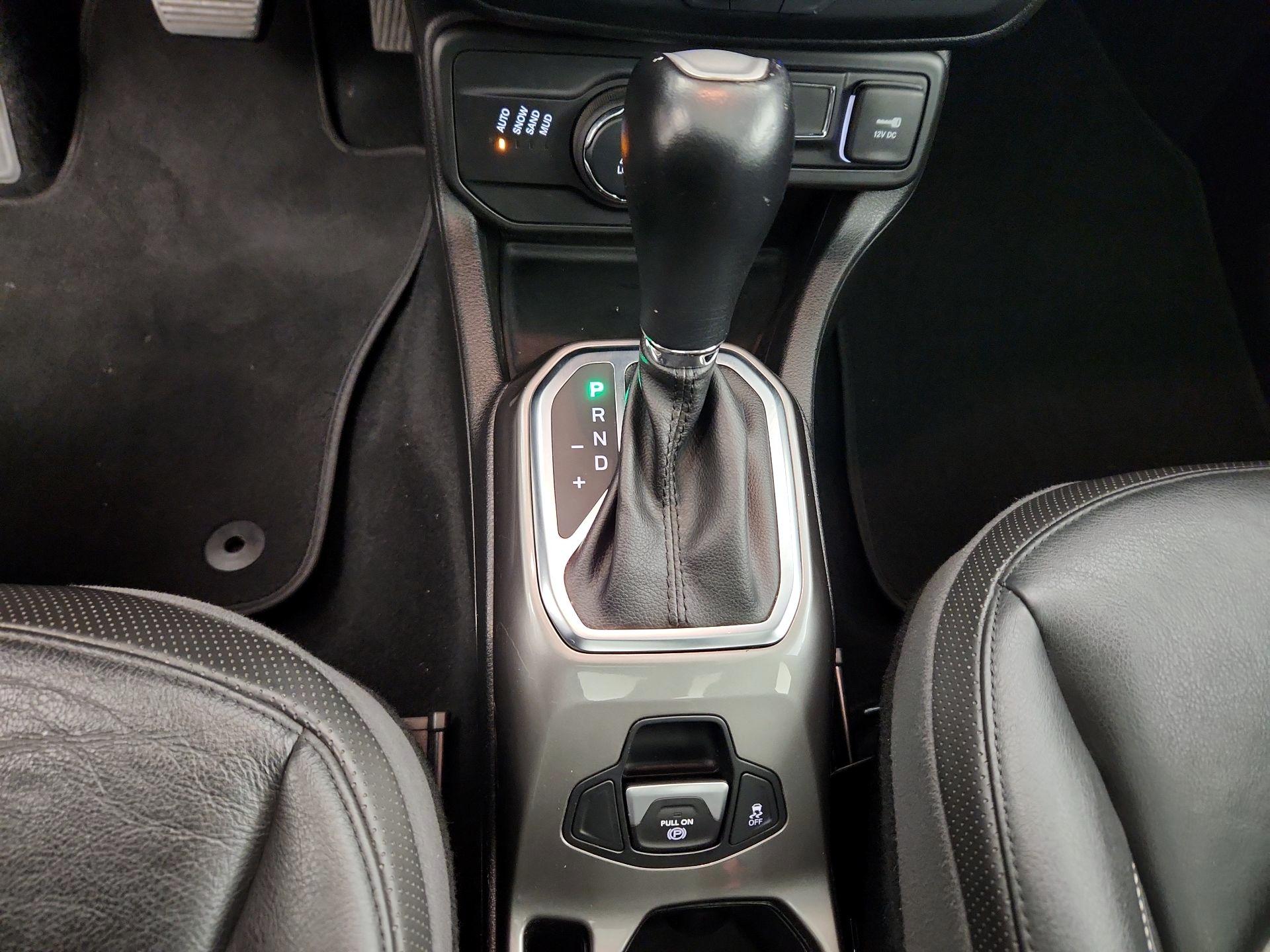 Thumbnail: 2018 Jeep Renegade - 18