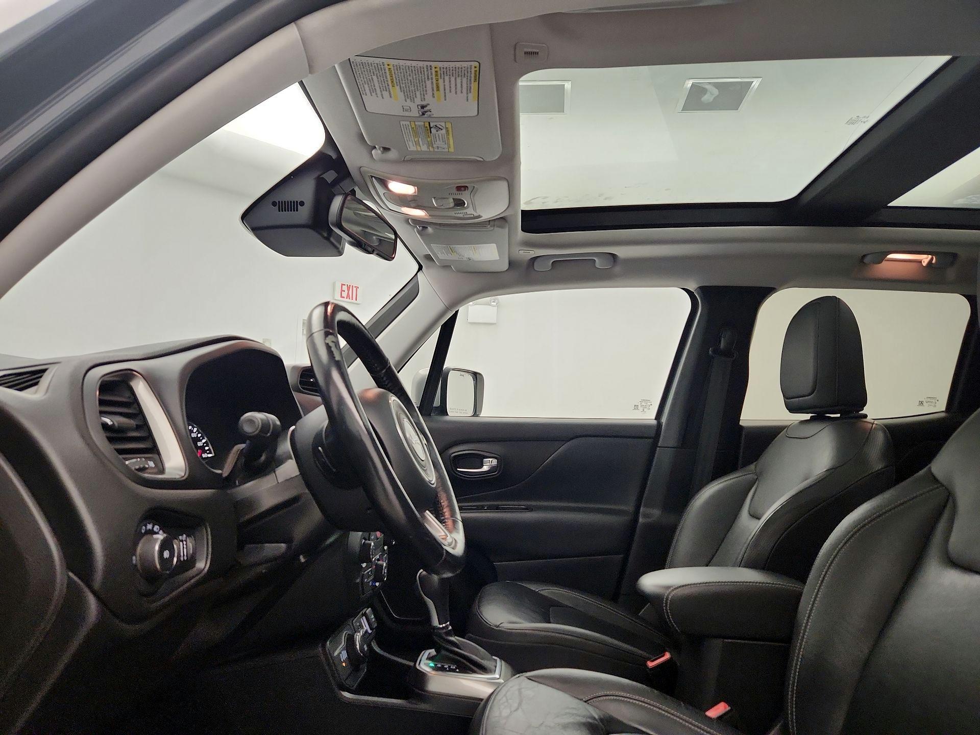 Thumbnail: 2018 Jeep Renegade - 20