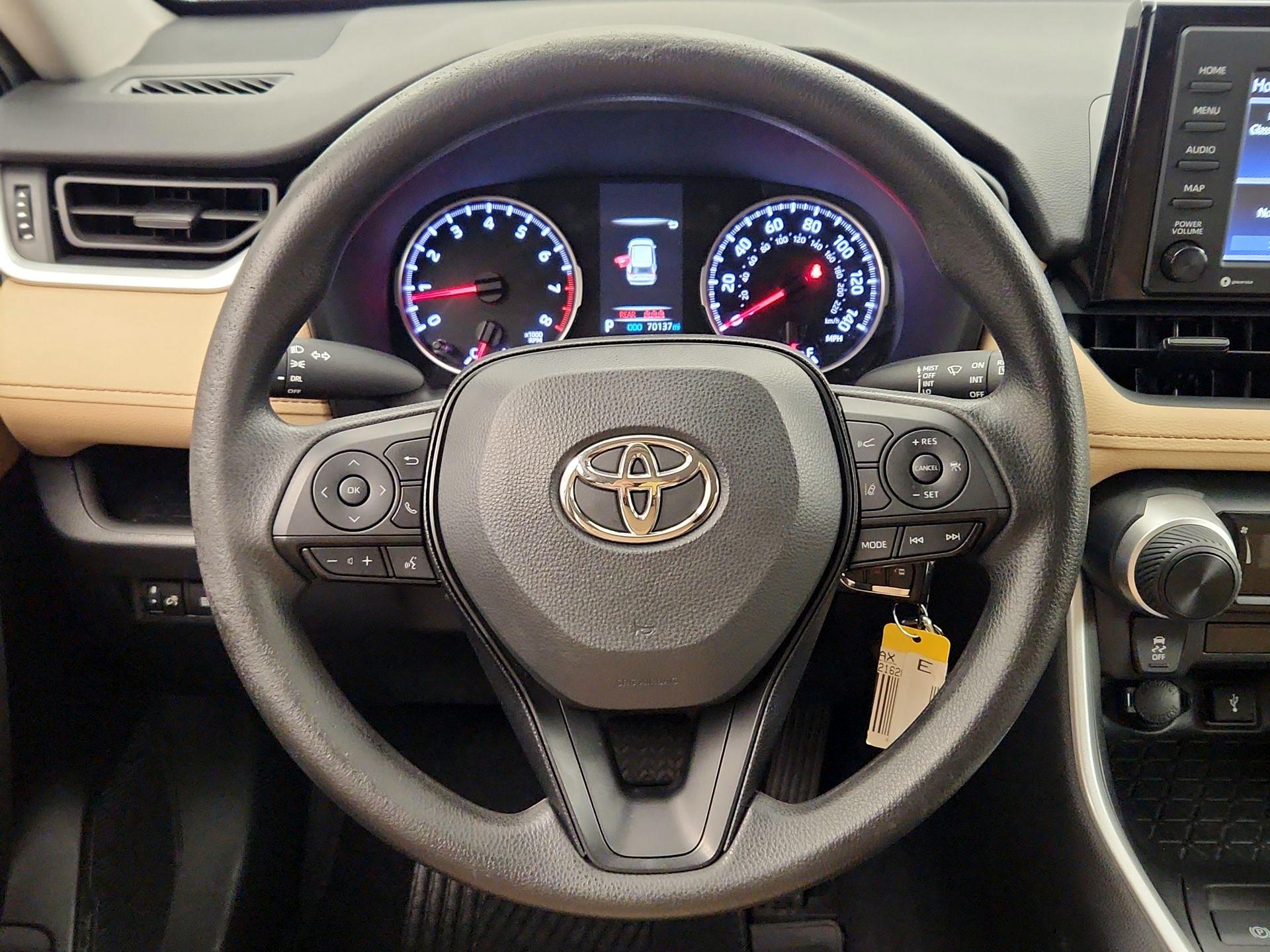 Thumbnail: 2022 Toyota RAV4 - 10