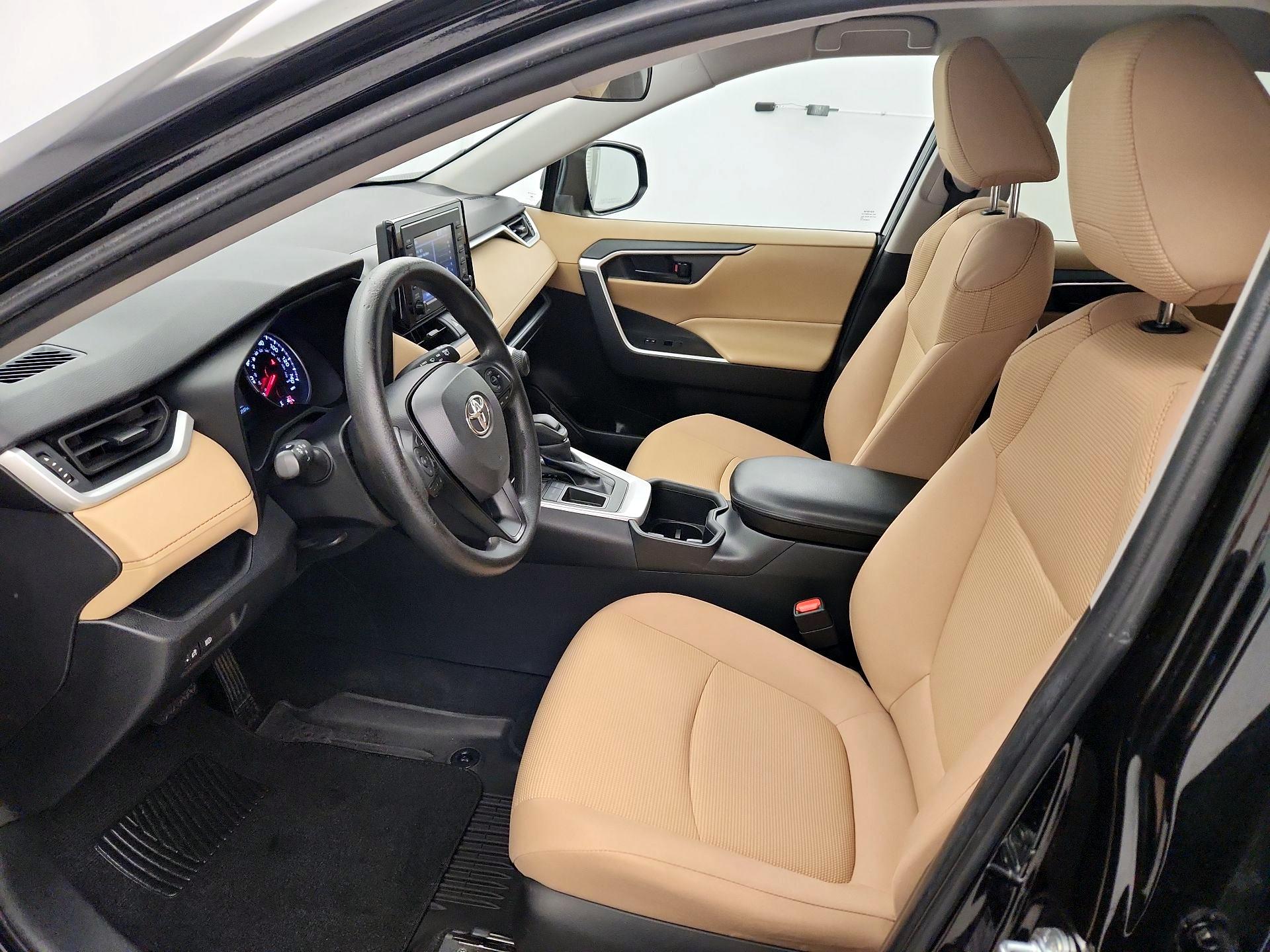 Thumbnail: 2022 Toyota RAV4 - 11