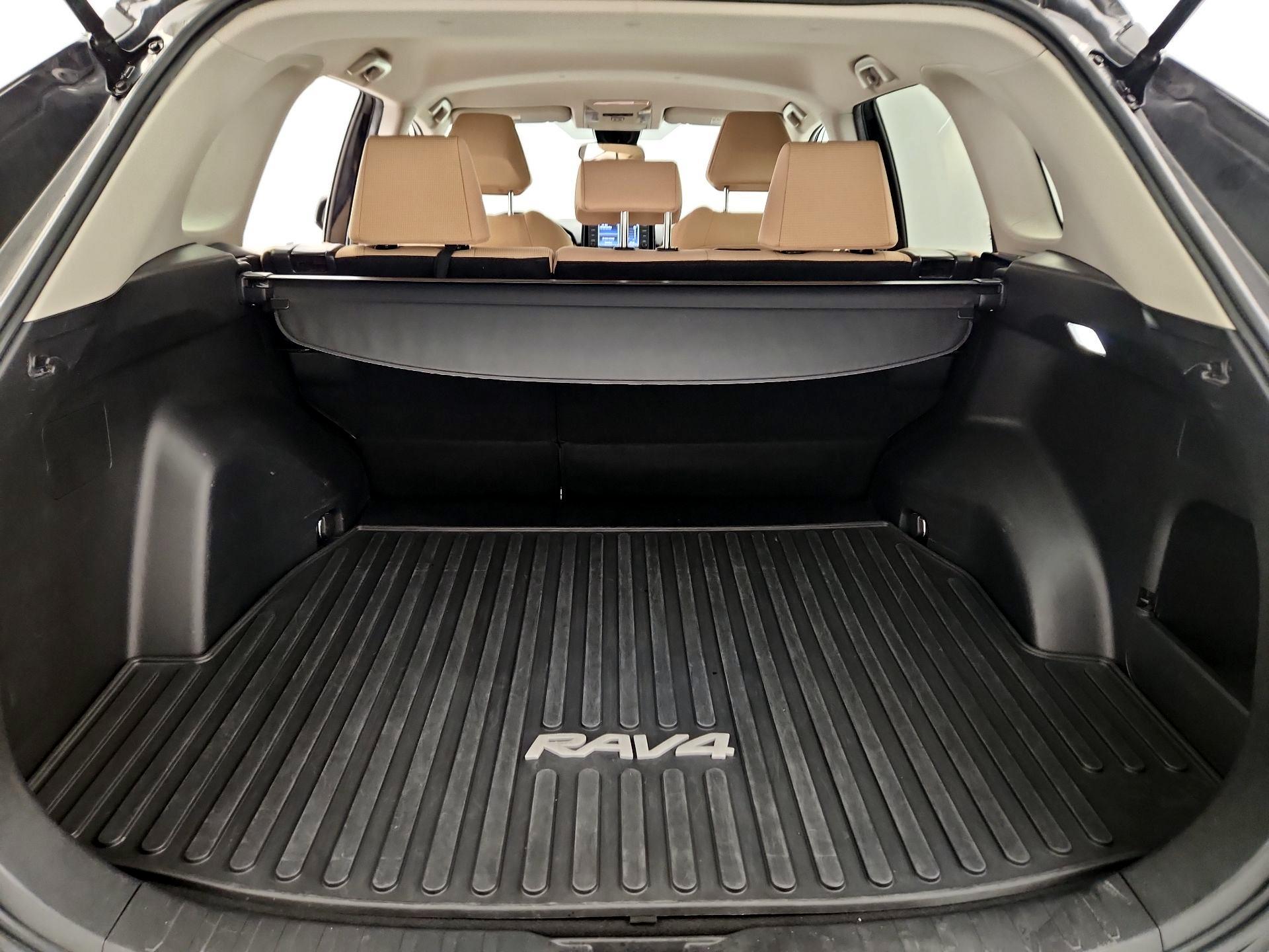 Thumbnail: 2022 Toyota RAV4 - 20