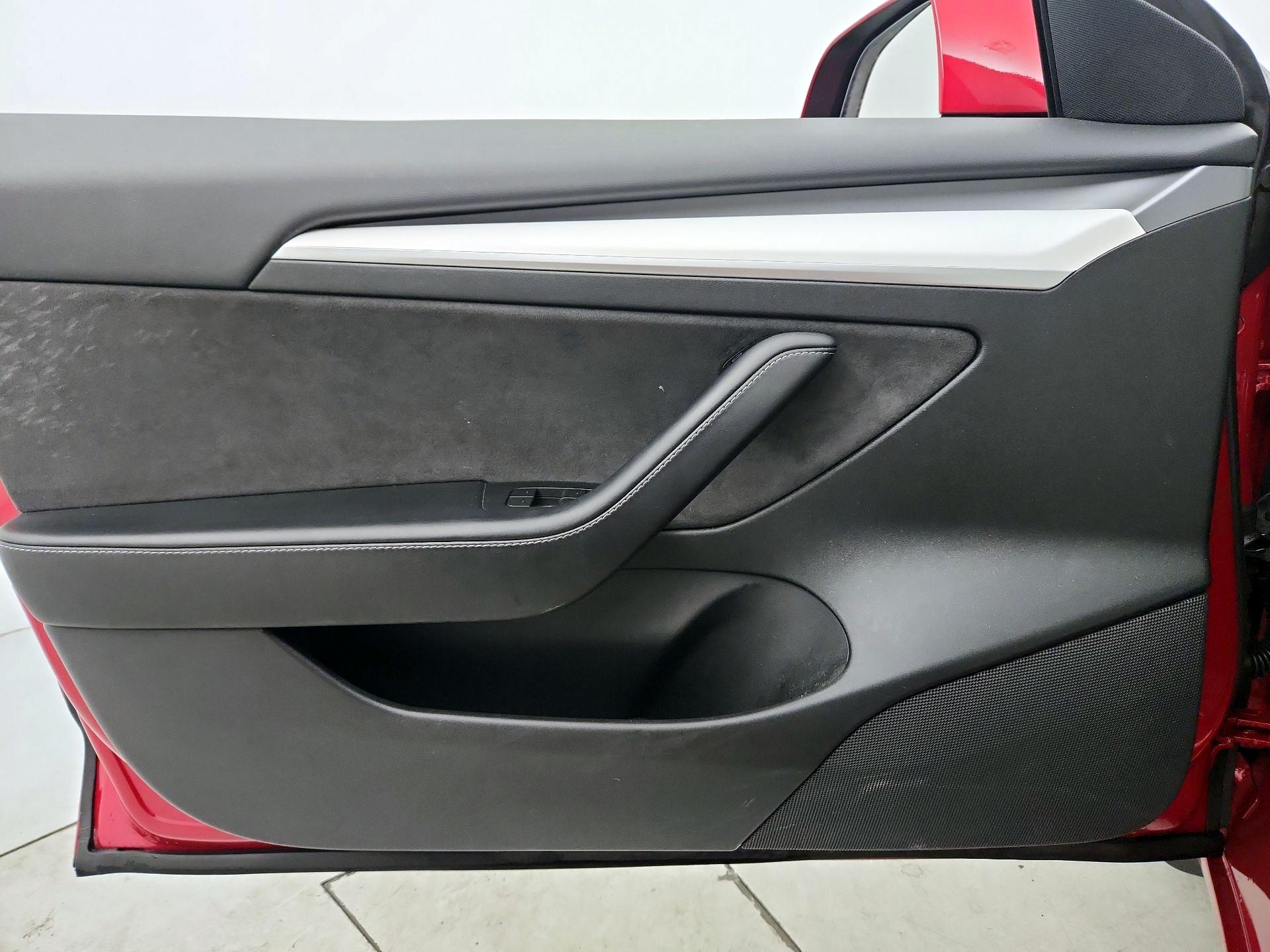 Thumbnail: 2021 Tesla Model 3 - 12