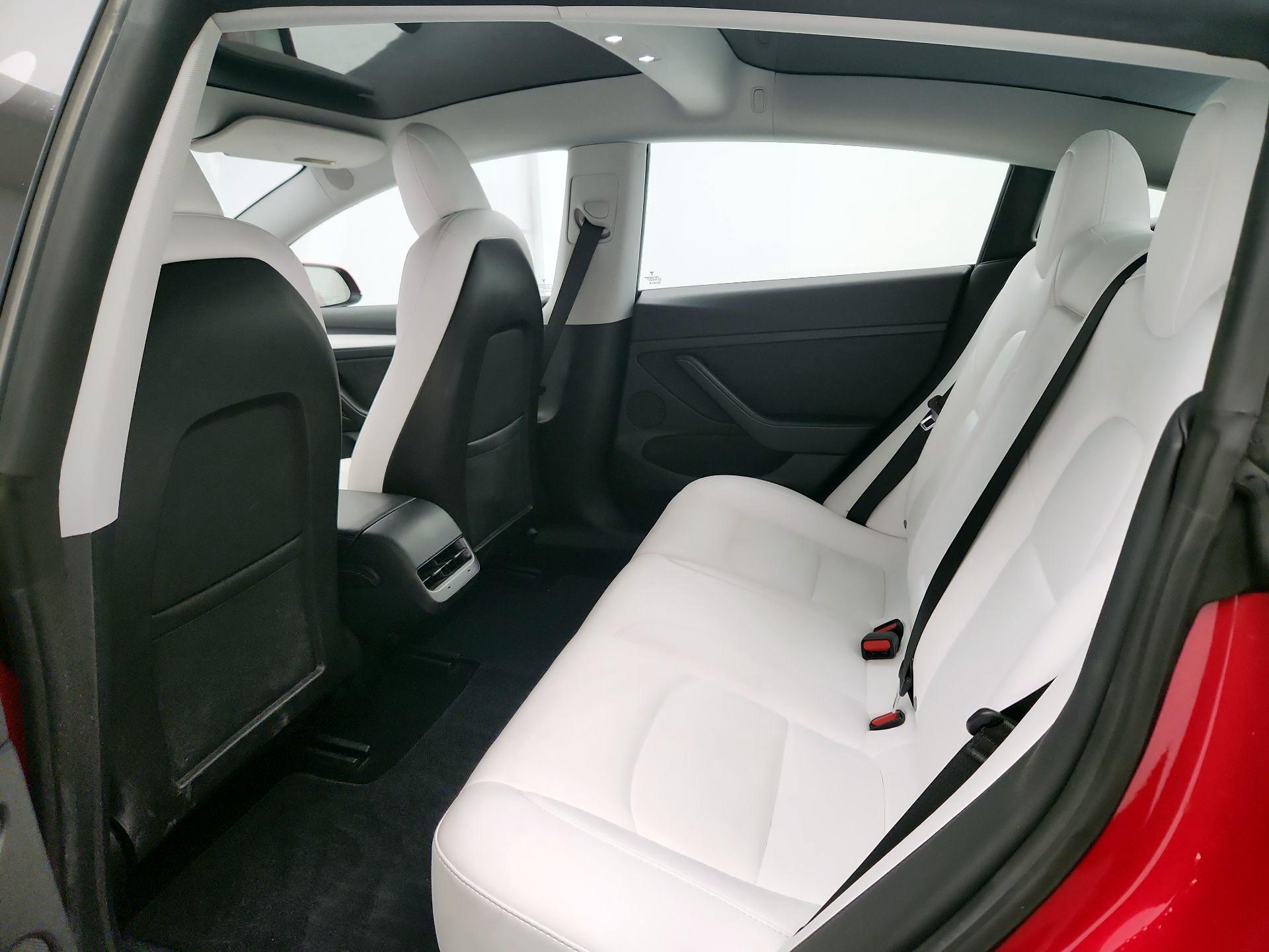 Thumbnail: 2021 Tesla Model 3 - 19