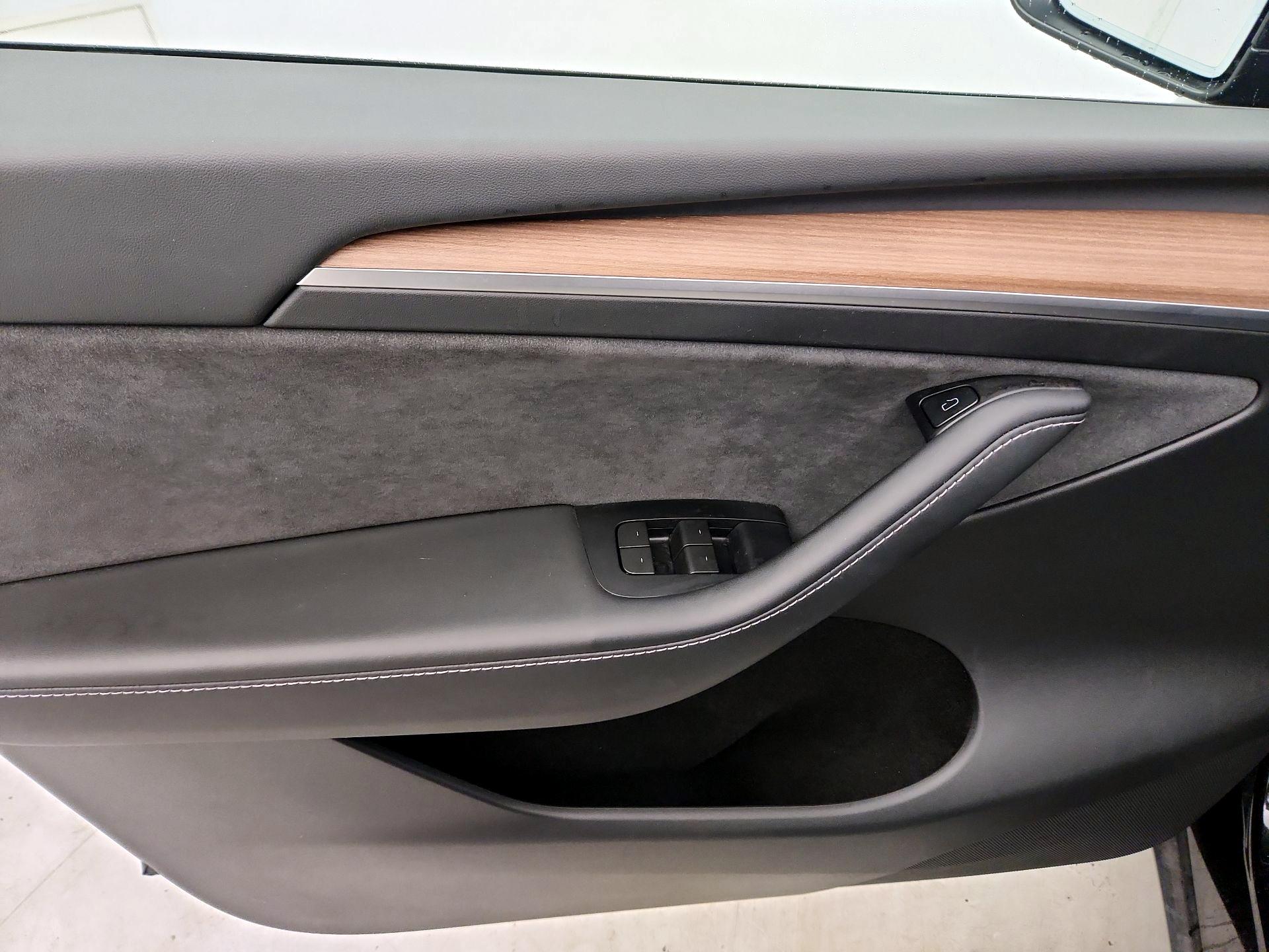 Thumbnail: 2024 Tesla Model Y - 12