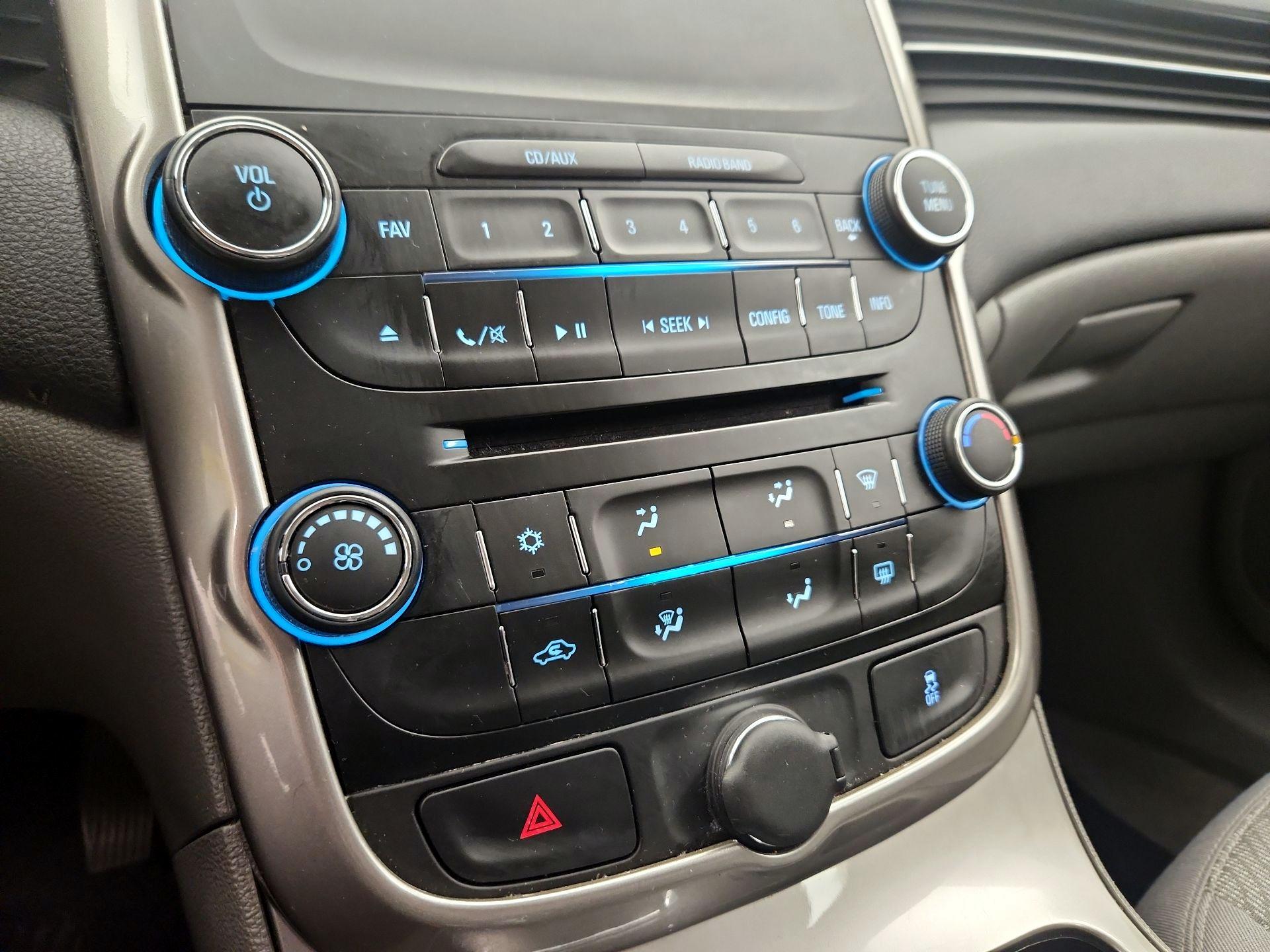 Thumbnail: 2015 Chevrolet Malibu - 15