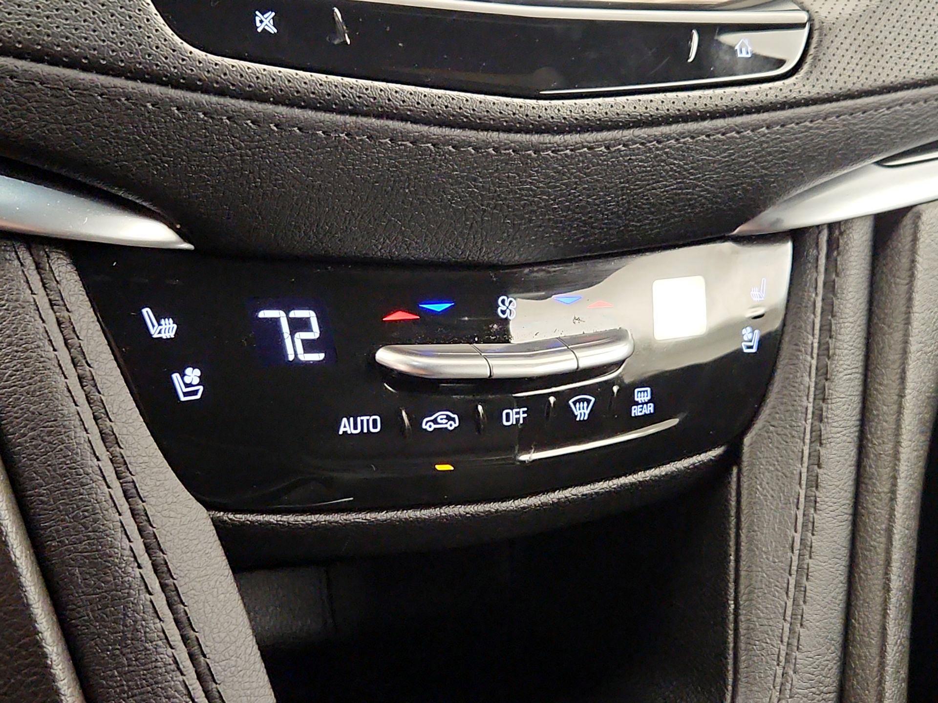 Thumbnail: 2024 Cadillac XT5 - 16