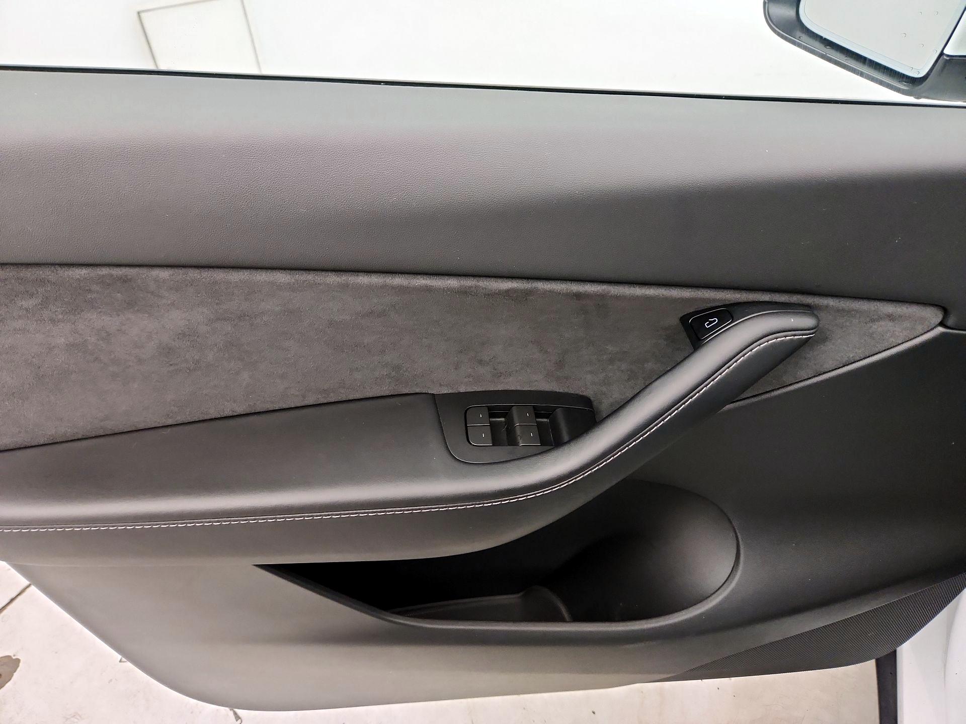 Thumbnail: 2022 Tesla Model Y - 12