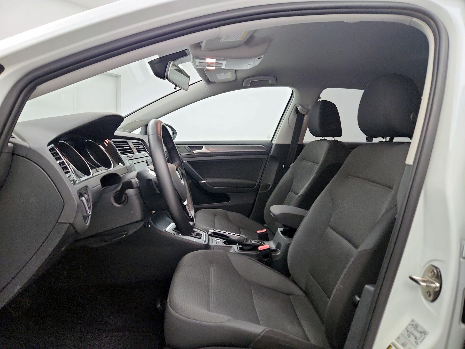 Thumbnail: 2019 Volkswagen Golf - 11