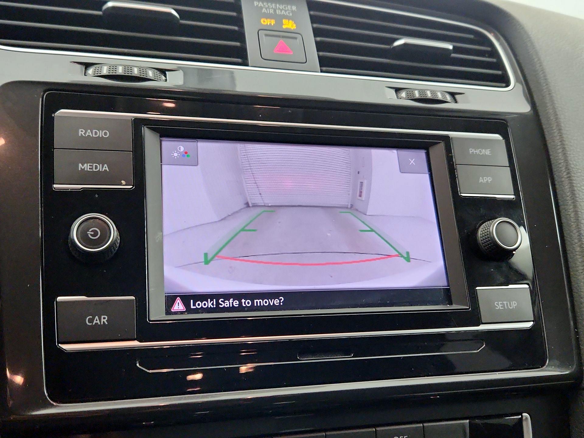 Thumbnail: 2019 Volkswagen Golf - 14