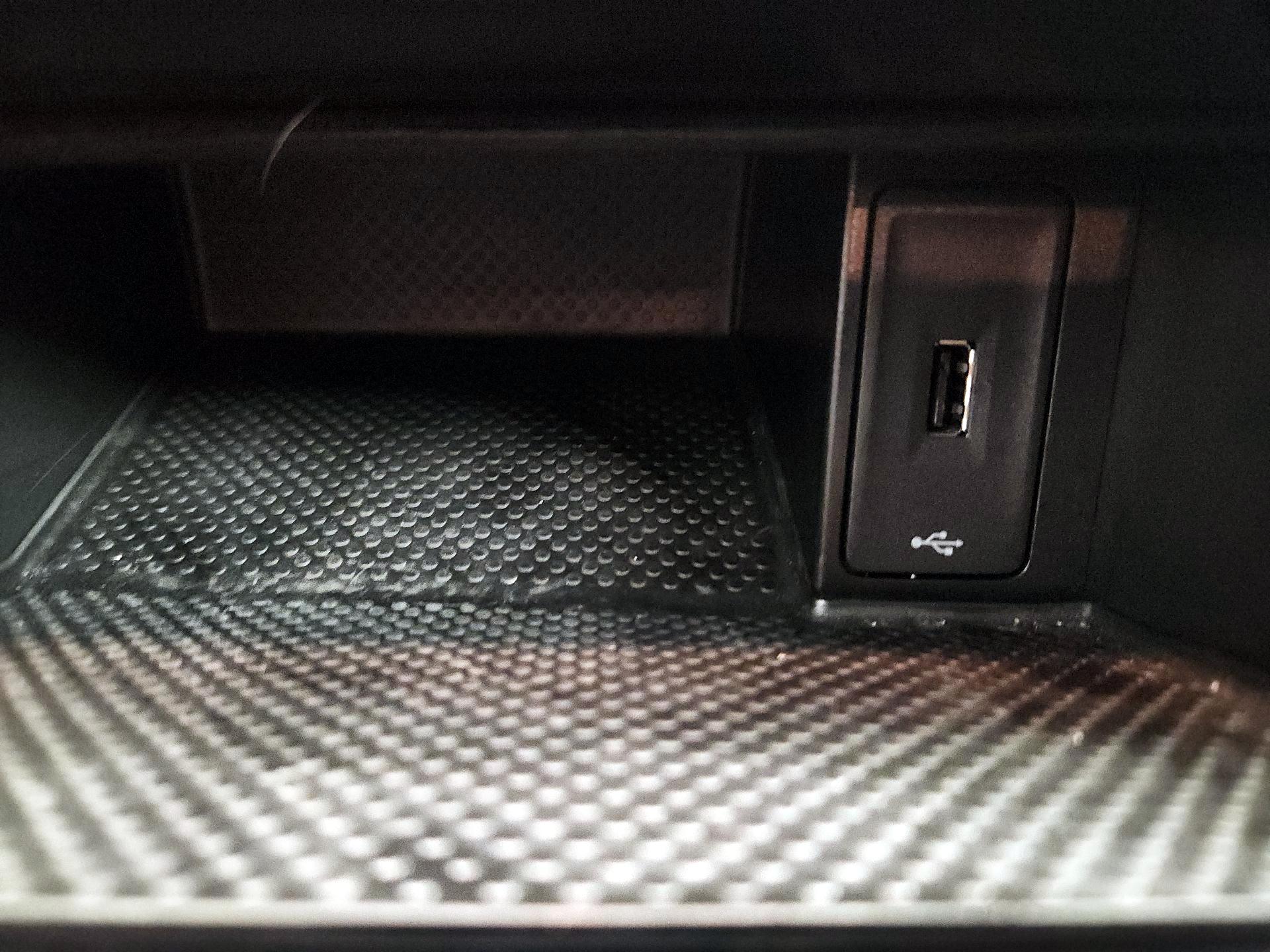 Thumbnail: 2019 Volkswagen Golf - 18