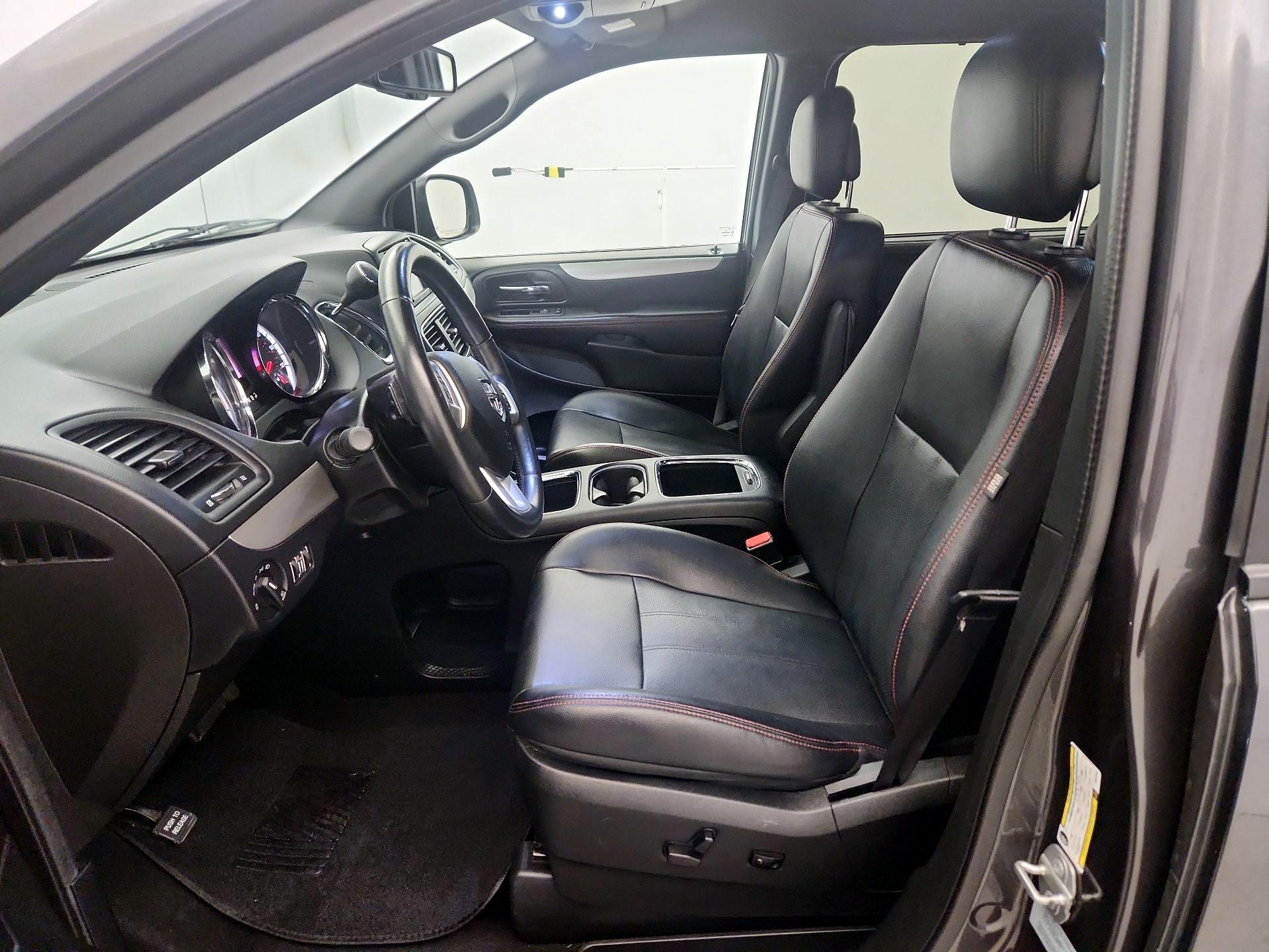 Thumbnail: 2017 Dodge Grand Caravan - 11