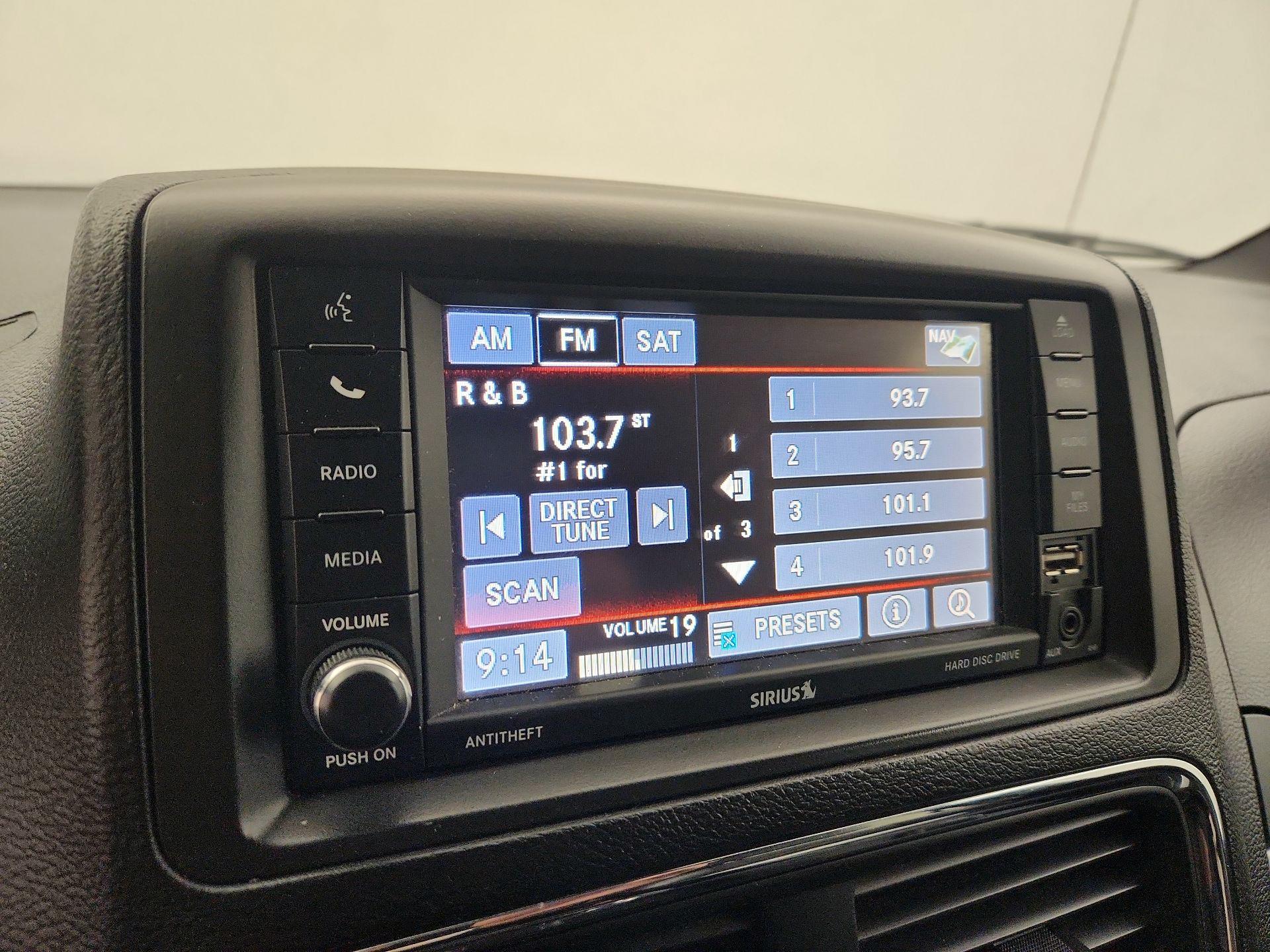 Thumbnail: 2017 Dodge Grand Caravan - 16