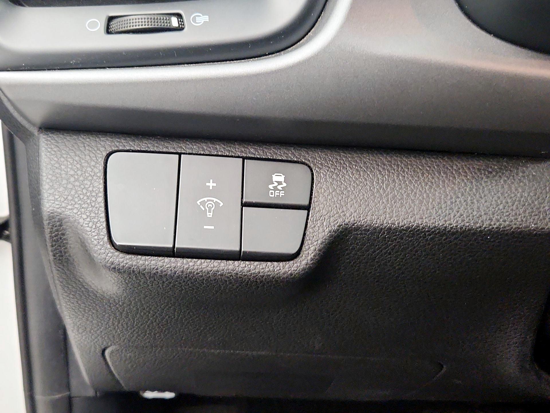 Thumbnail: 2021 Kia Rio5 - 13