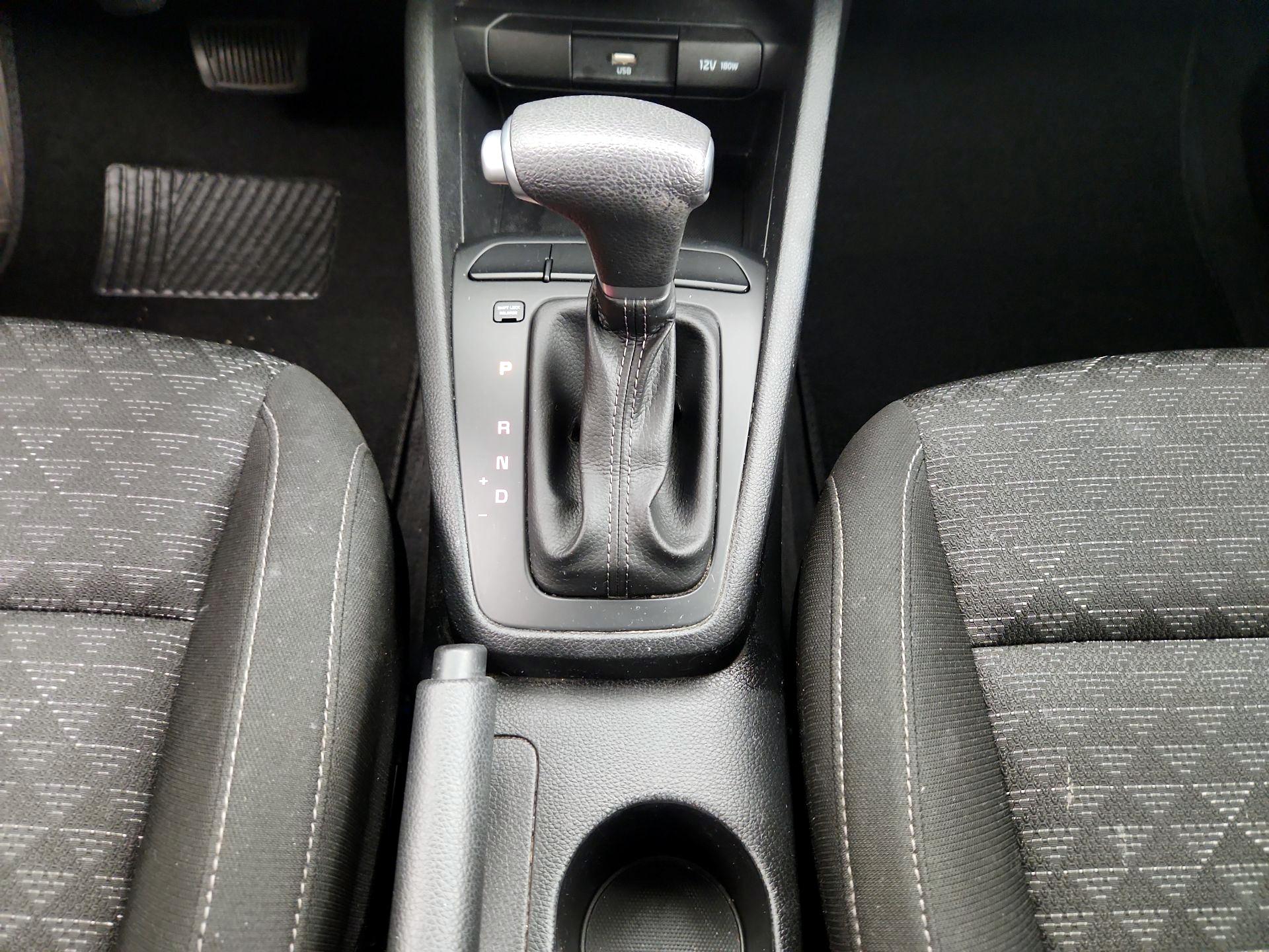 Thumbnail: 2021 Kia Rio5 - 17