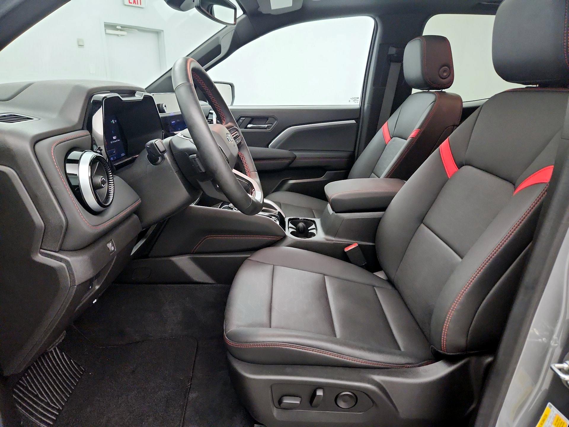 Thumbnail: 2024 Chevrolet Colorado - 11