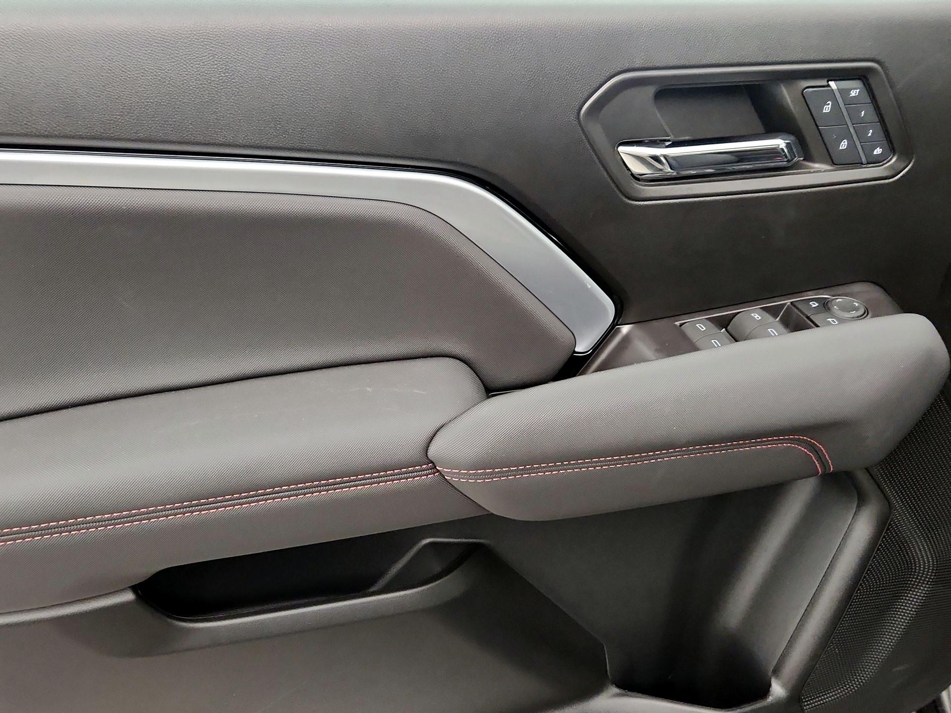 Thumbnail: 2024 Chevrolet Colorado - 12