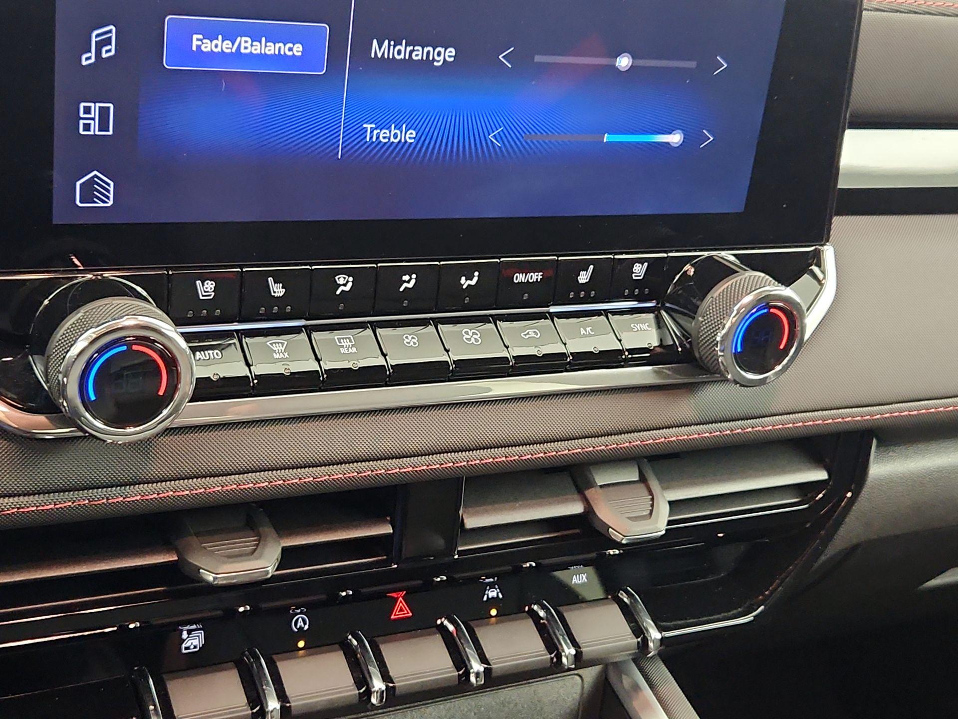 Thumbnail: 2024 Chevrolet Colorado - 16