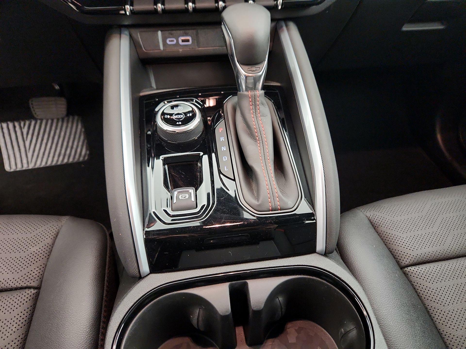 Thumbnail: 2024 Chevrolet Colorado - 17