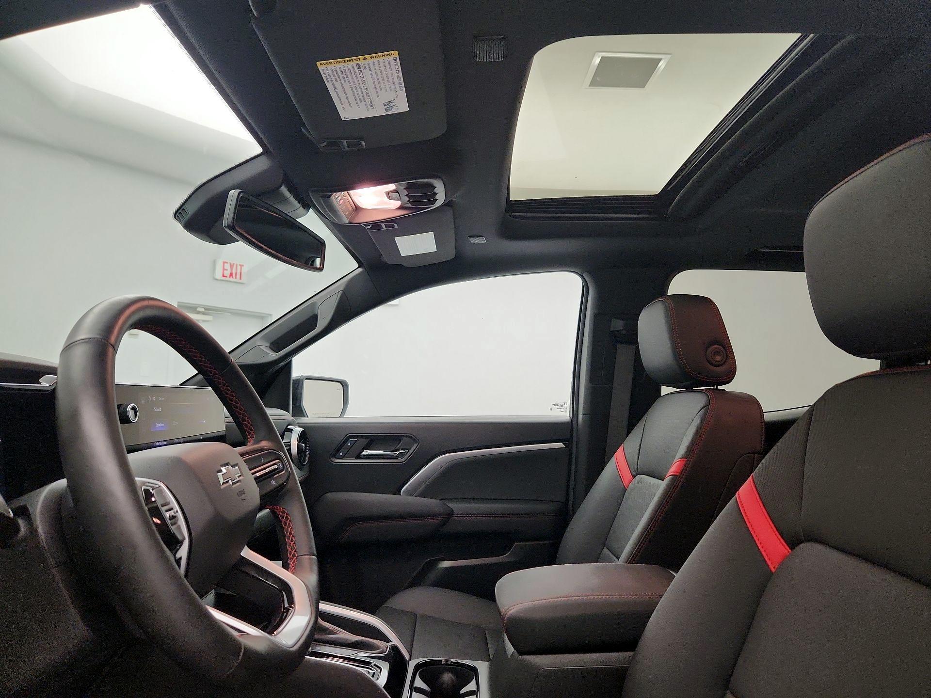 Thumbnail: 2024 Chevrolet Colorado - 19