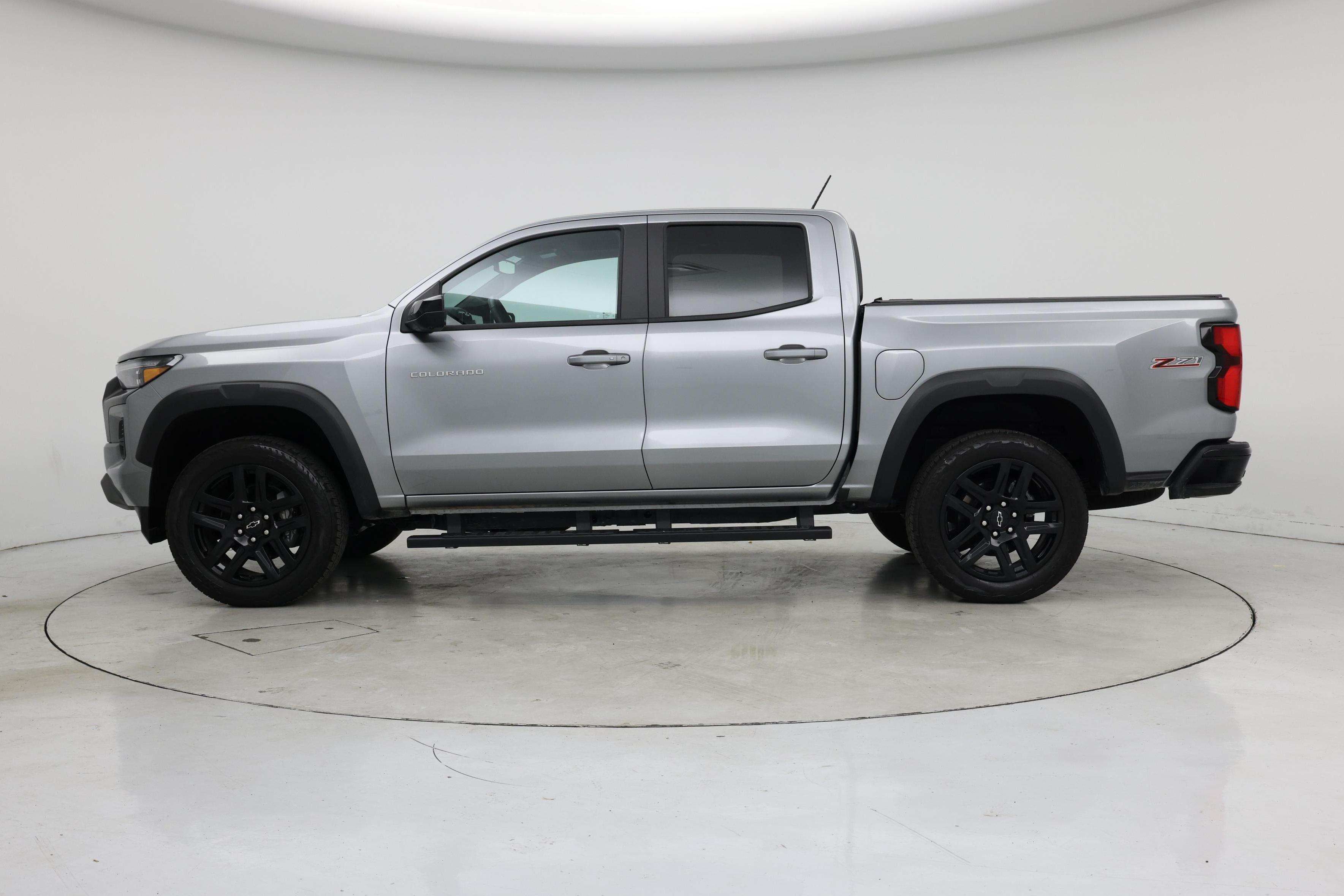 Thumbnail: 2024 Chevrolet Colorado - 3