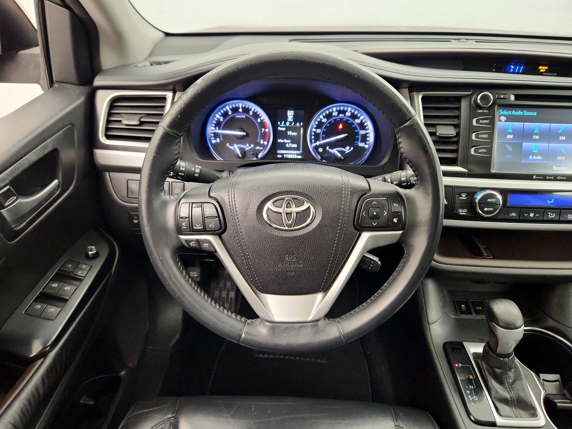 Thumbnail: 2016 Toyota Highlander - 10