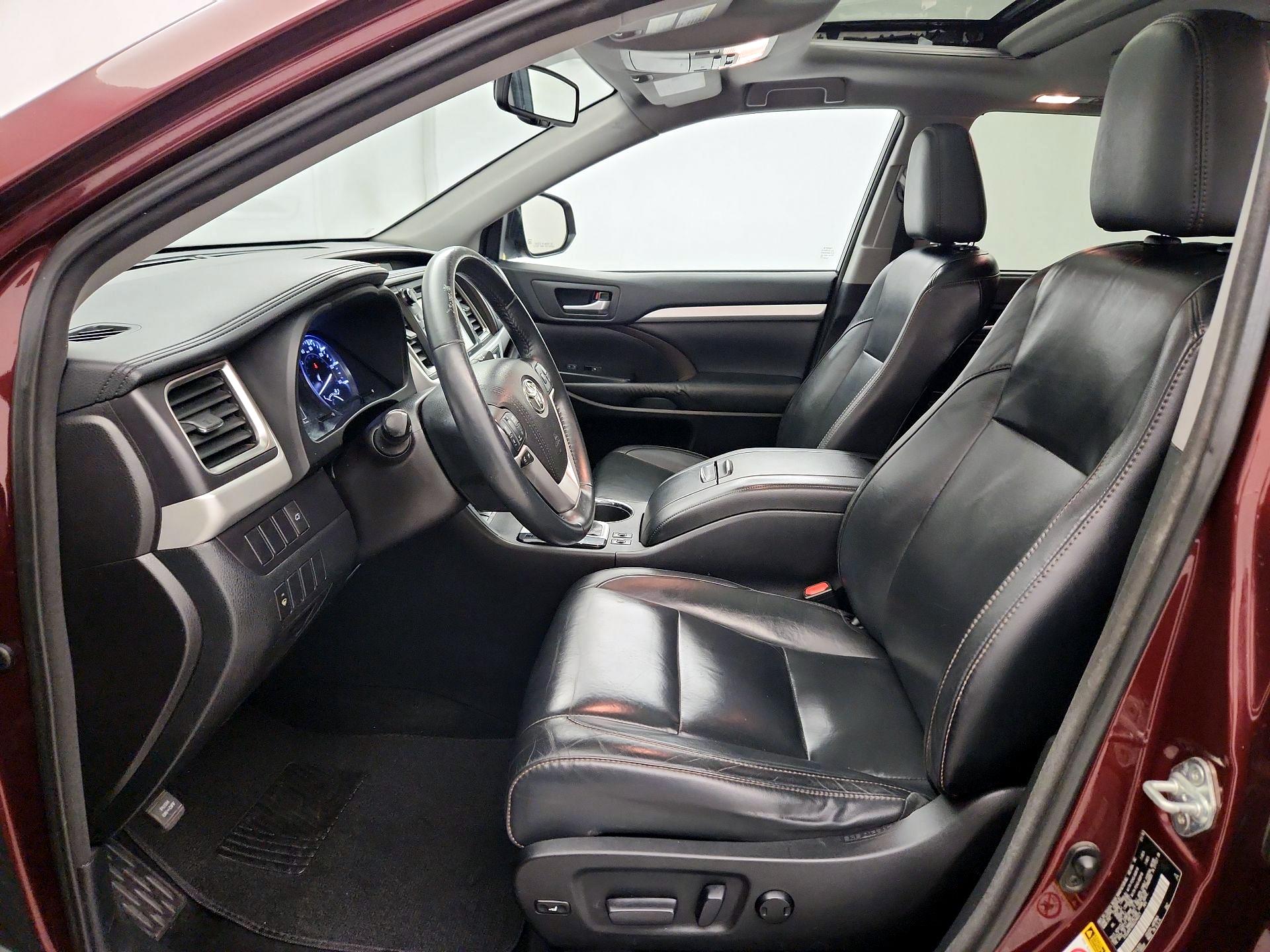 Thumbnail: 2016 Toyota Highlander - 11