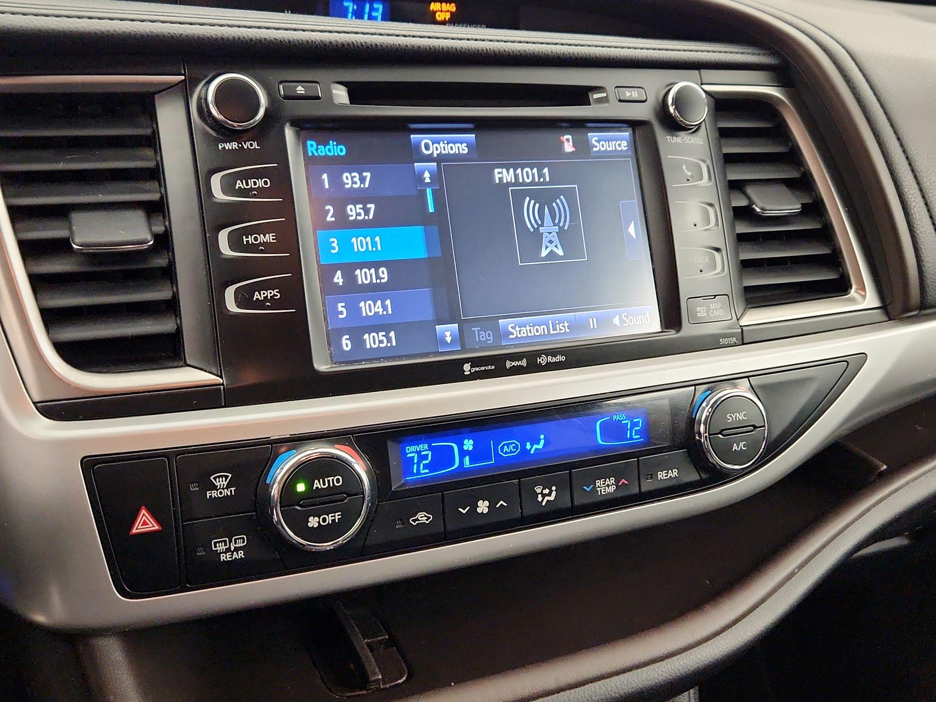 Thumbnail: 2016 Toyota Highlander - 15
