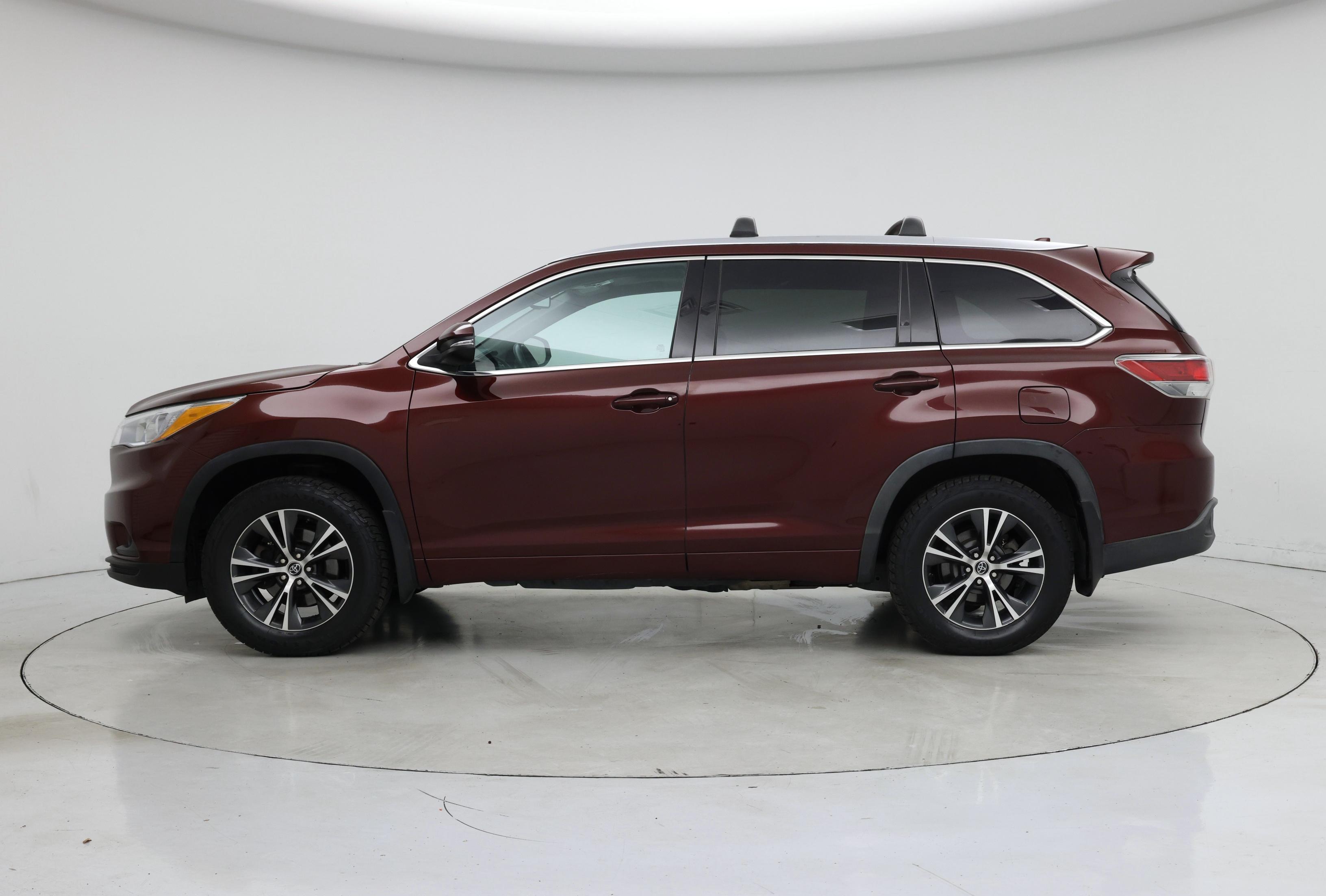 Thumbnail: 2016 Toyota Highlander - 3