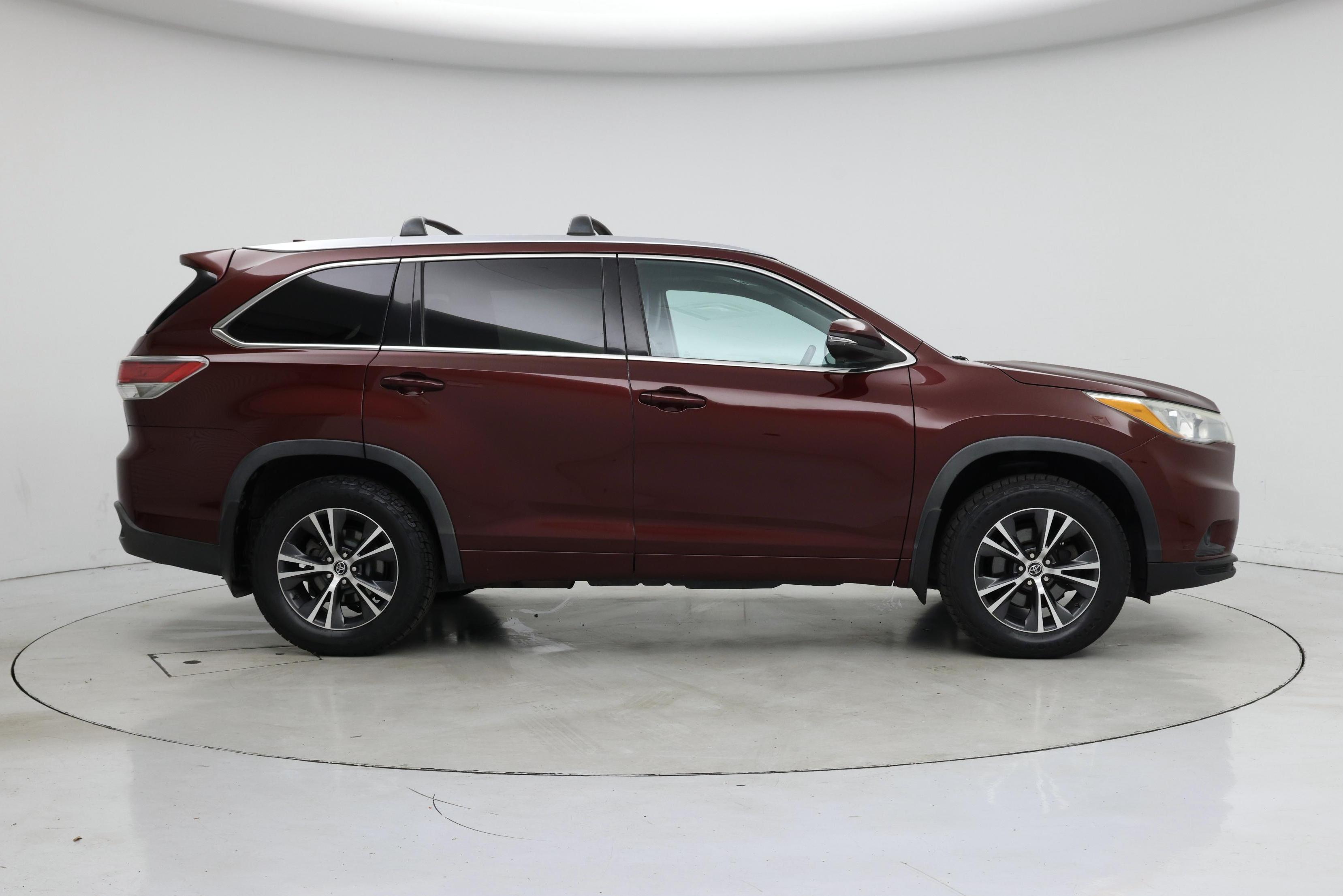 Thumbnail: 2016 Toyota Highlander - 7