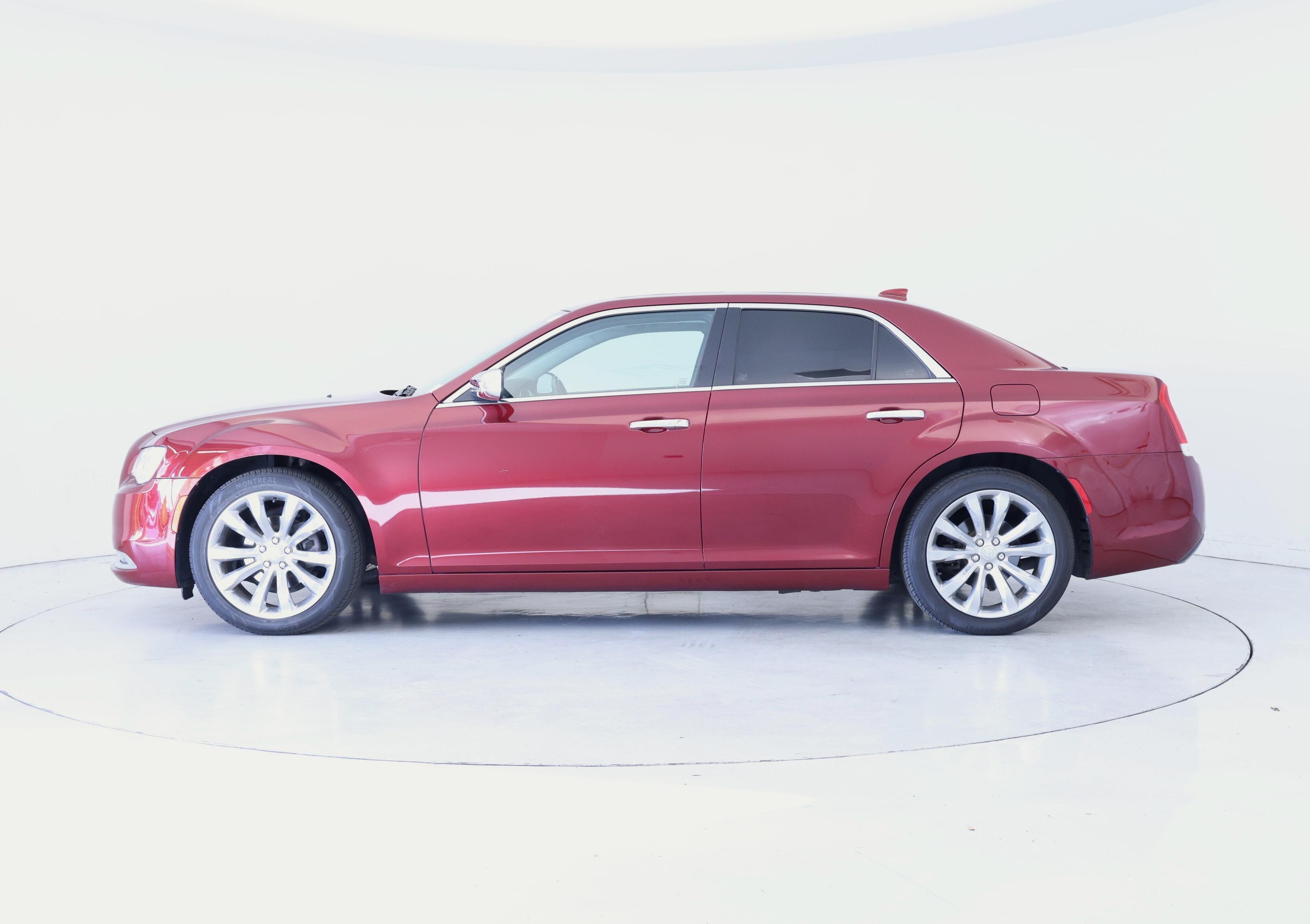 Thumbnail: 2019 Chrysler 300 - 3