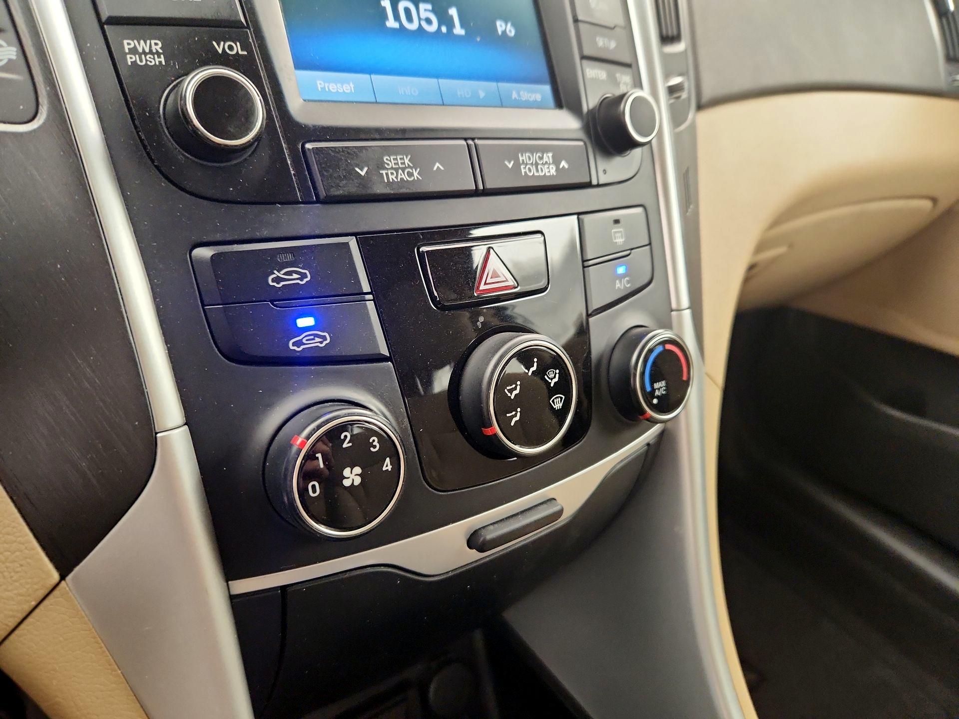 Thumbnail: 2014 Hyundai Sonata - 16