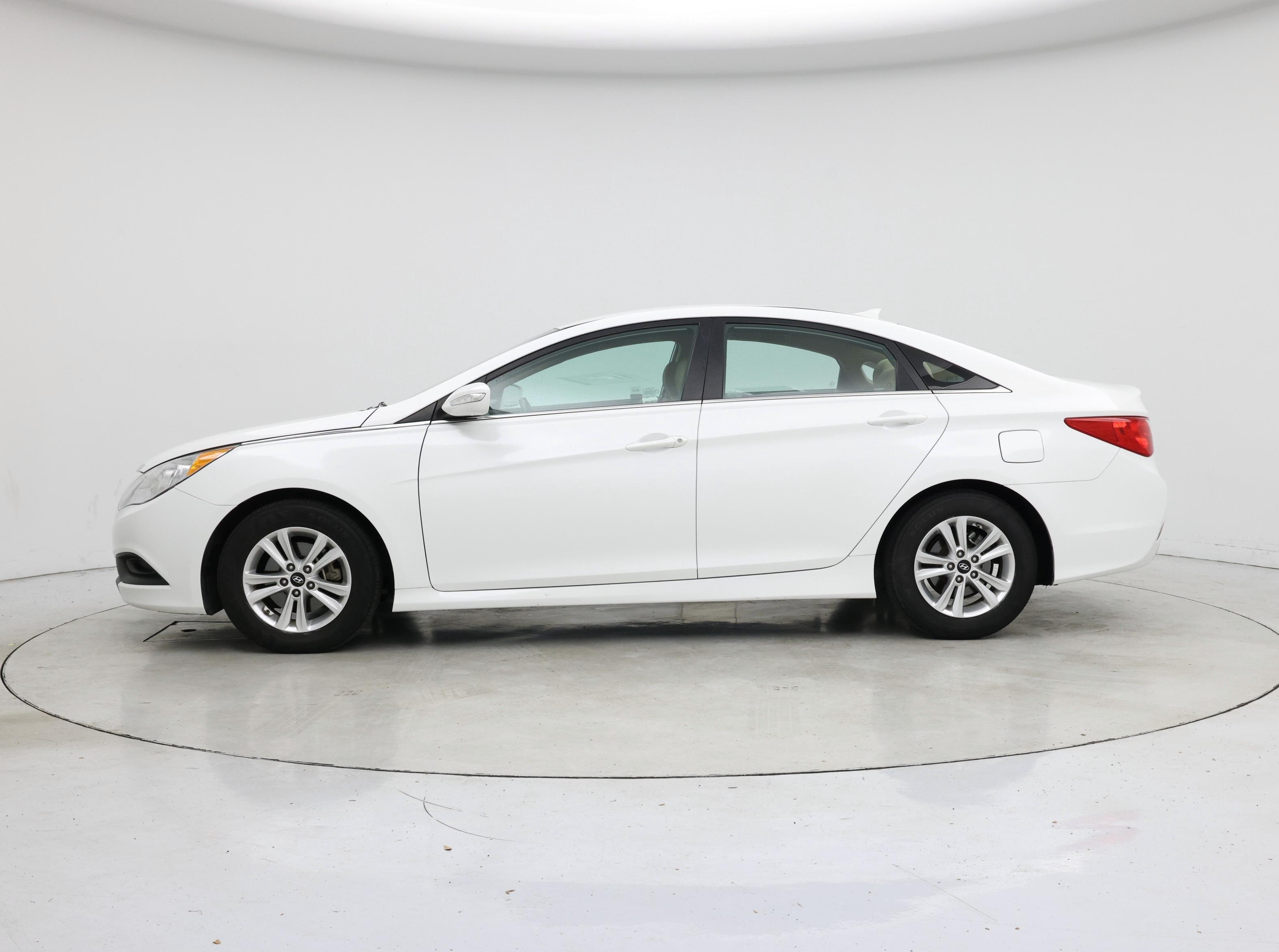 Thumbnail: 2014 Hyundai Sonata - 3
