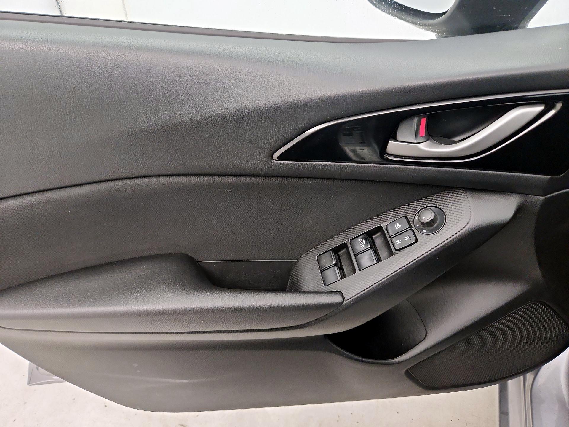 Thumbnail: 2016 Mazda Mazda3 - 12