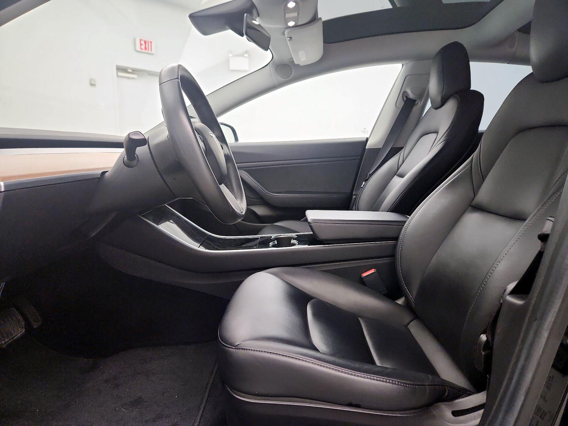 Thumbnail: 2019 Tesla Model 3 - 11