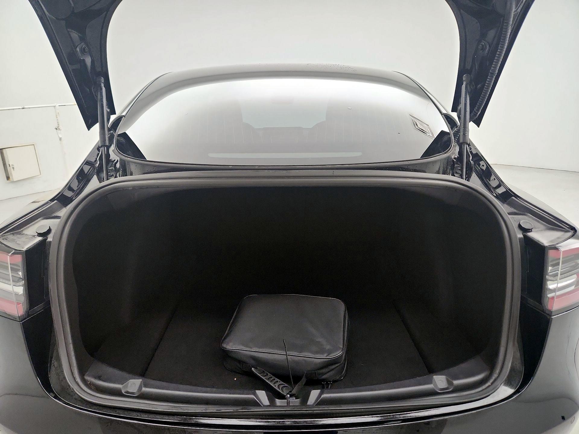 Thumbnail: 2019 Tesla Model 3 - 19